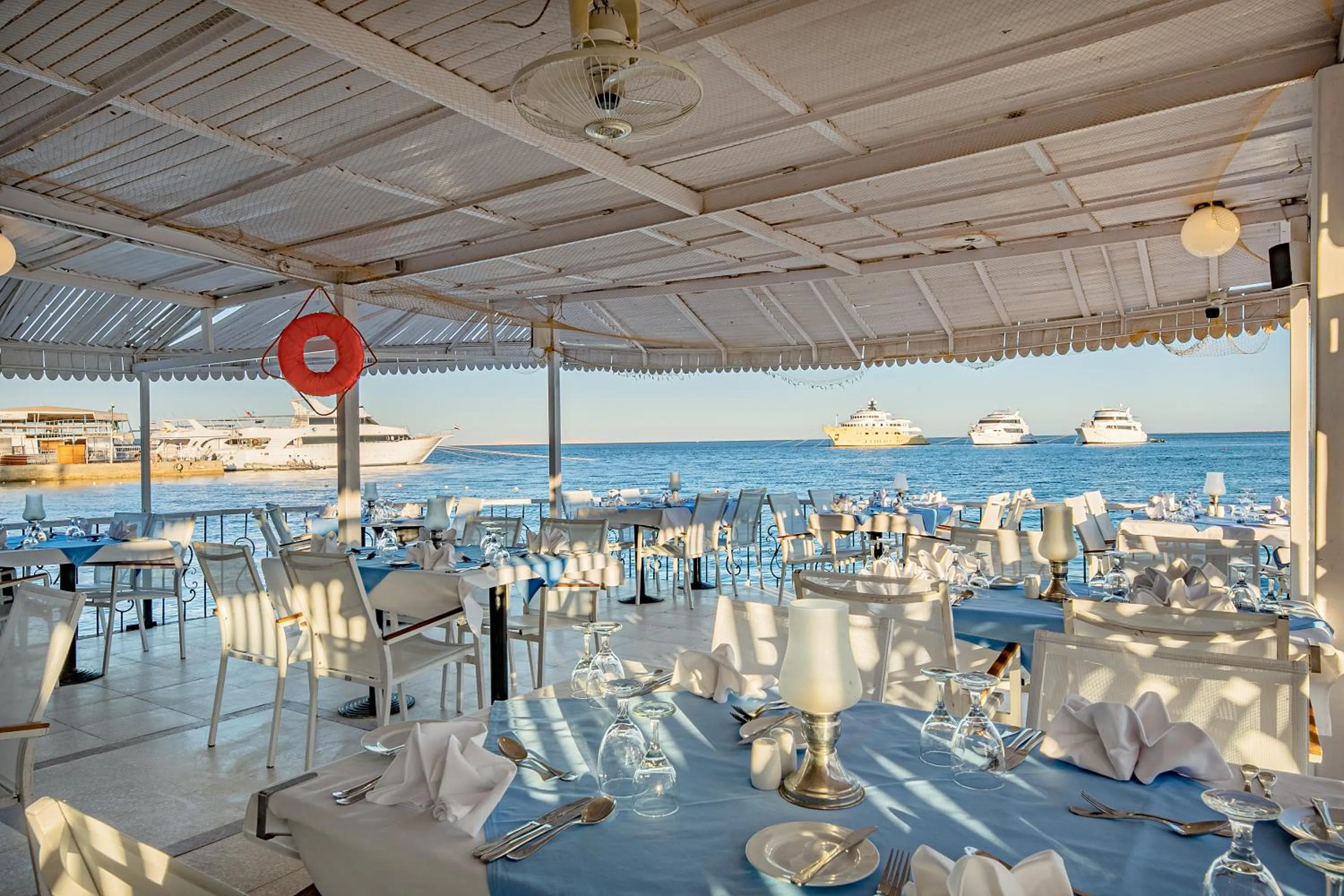 Restaurant/places to eat in Marlin Inn Azur Resort