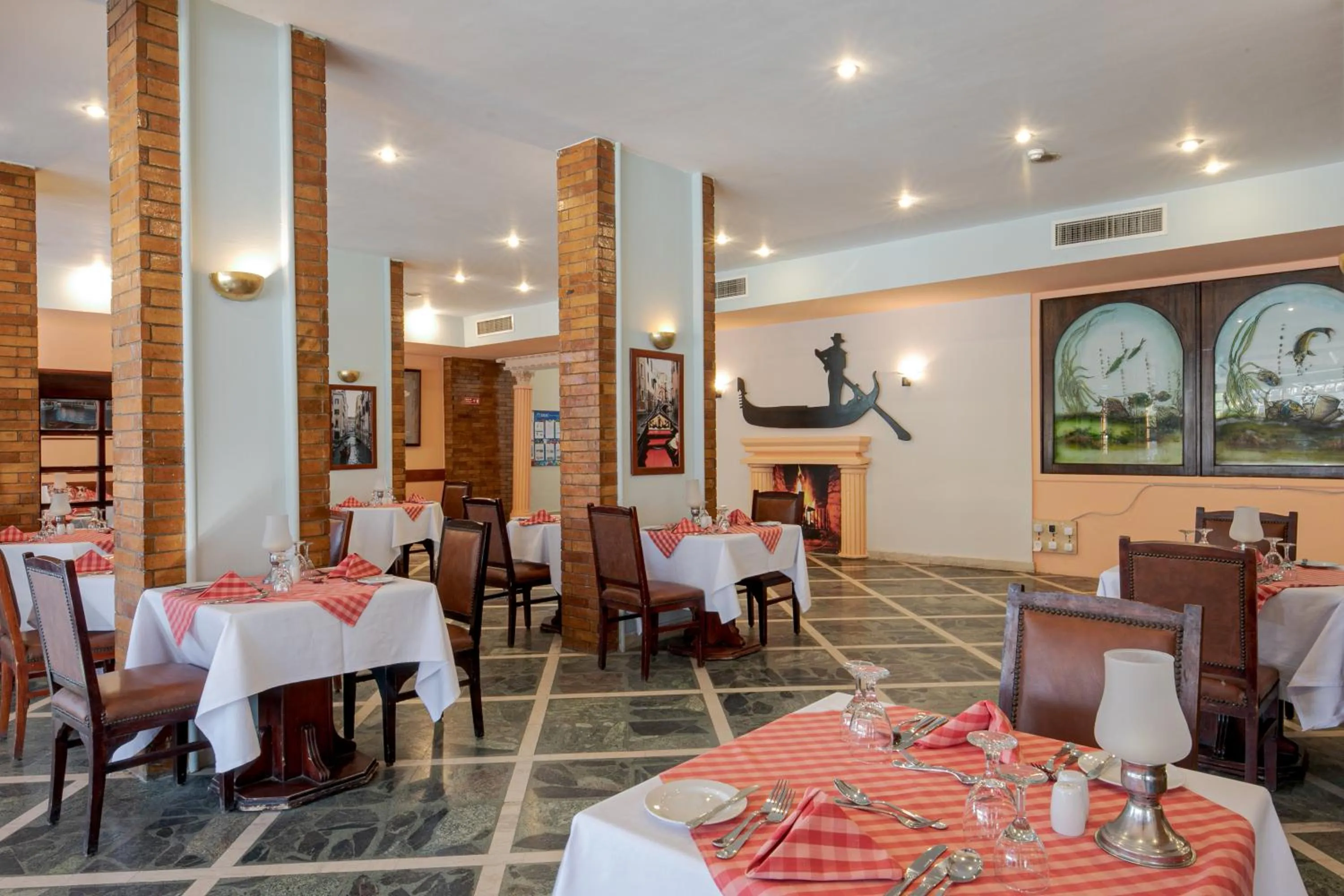 Restaurant/places to eat in Marlin Inn Azur Resort