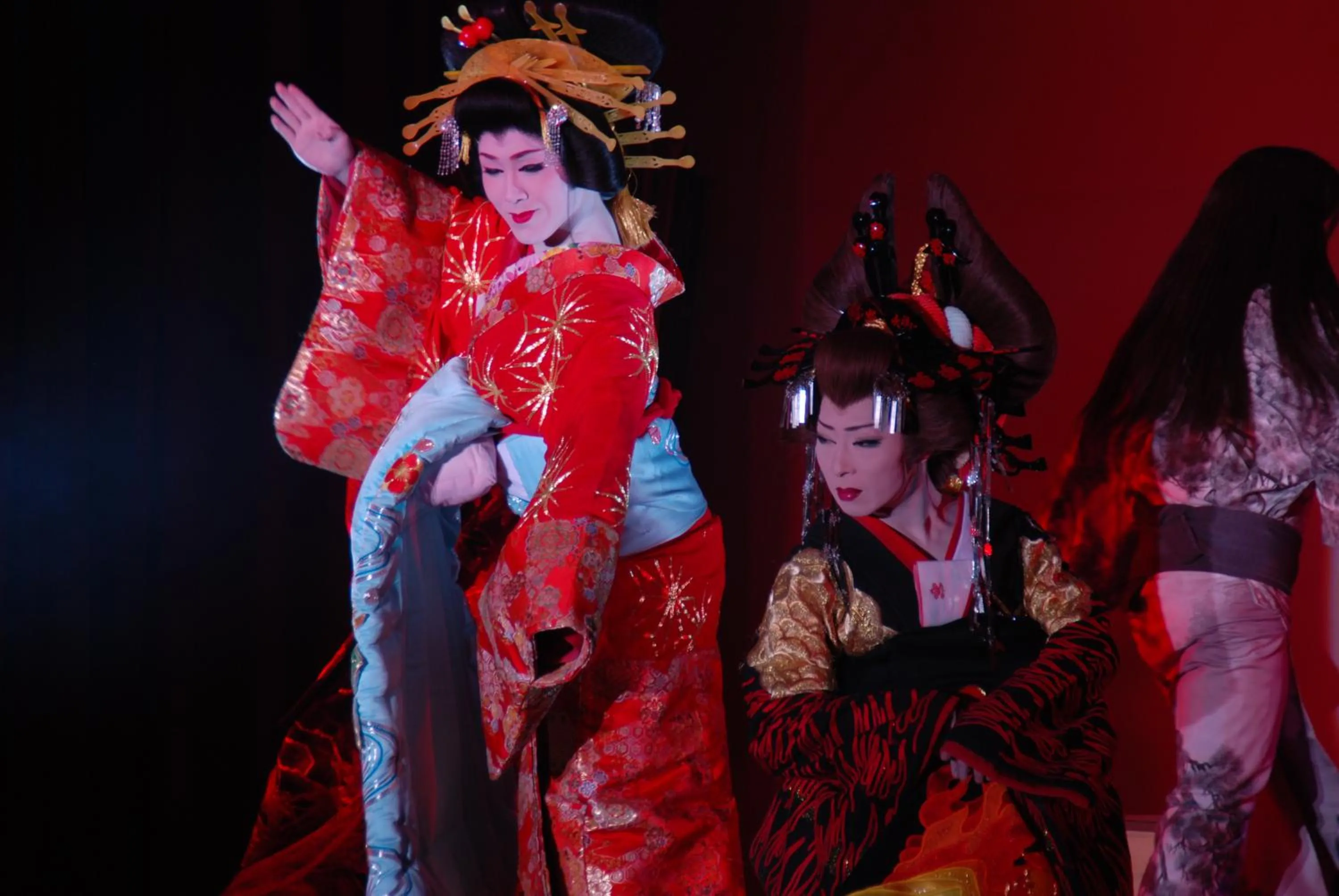 Evening entertainment in Spa&Resort Kujukuri Taiyou-no-sato