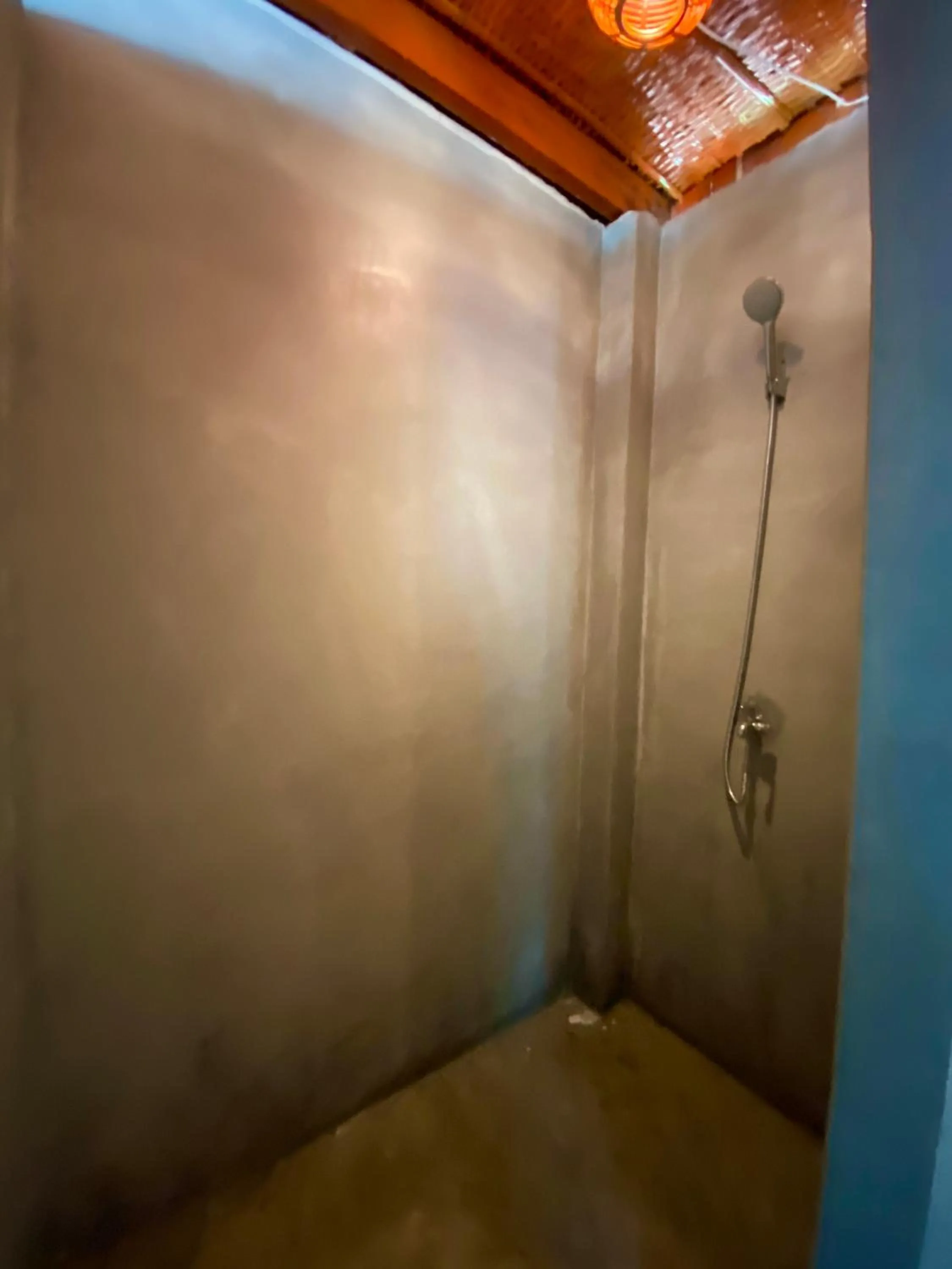 Shower in Robinson Bungalows