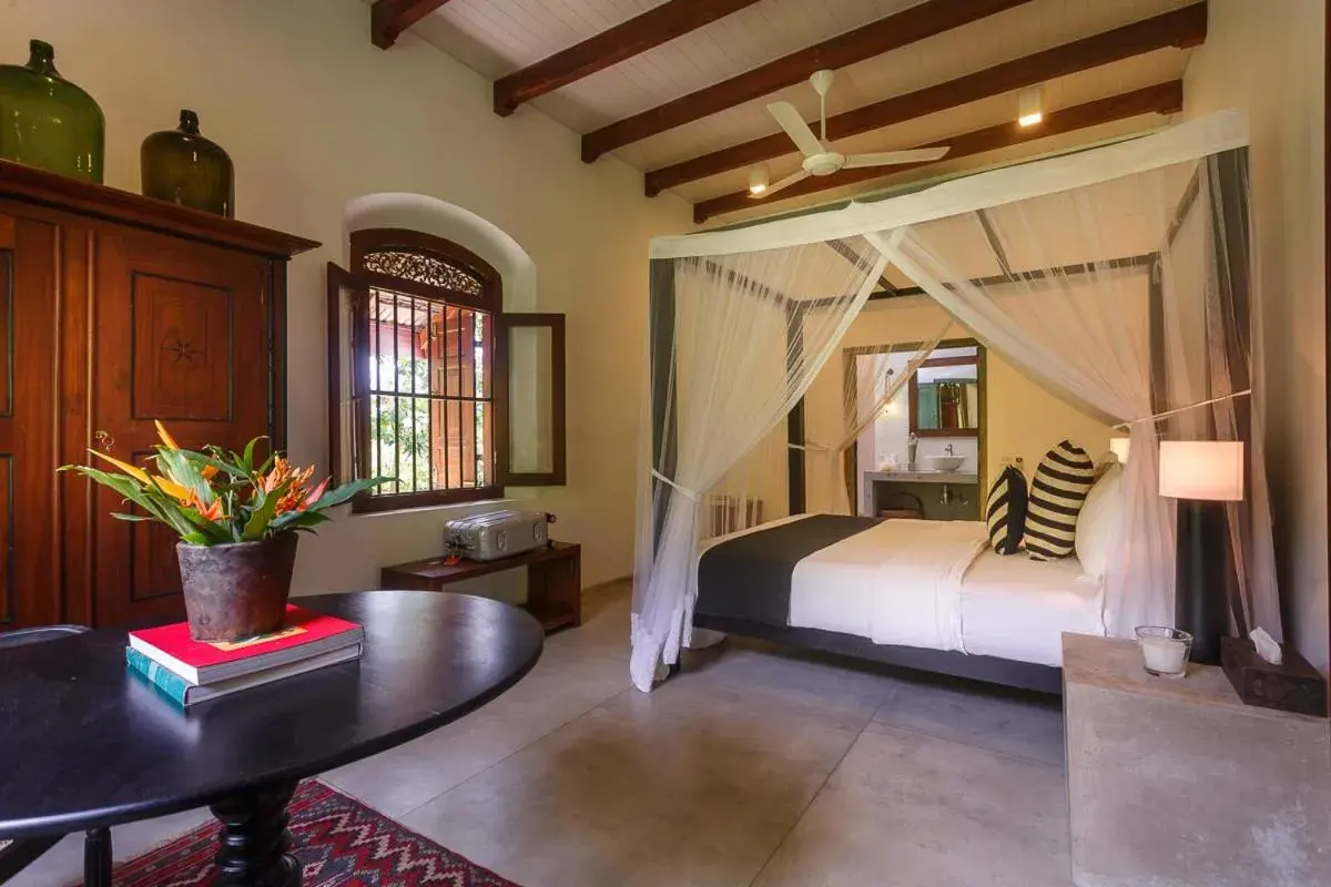 Deluxe Double Room with Lake View in MO River House Luxury Villa Deluxe Double Room with Lake View in MO River House Luxury Villa