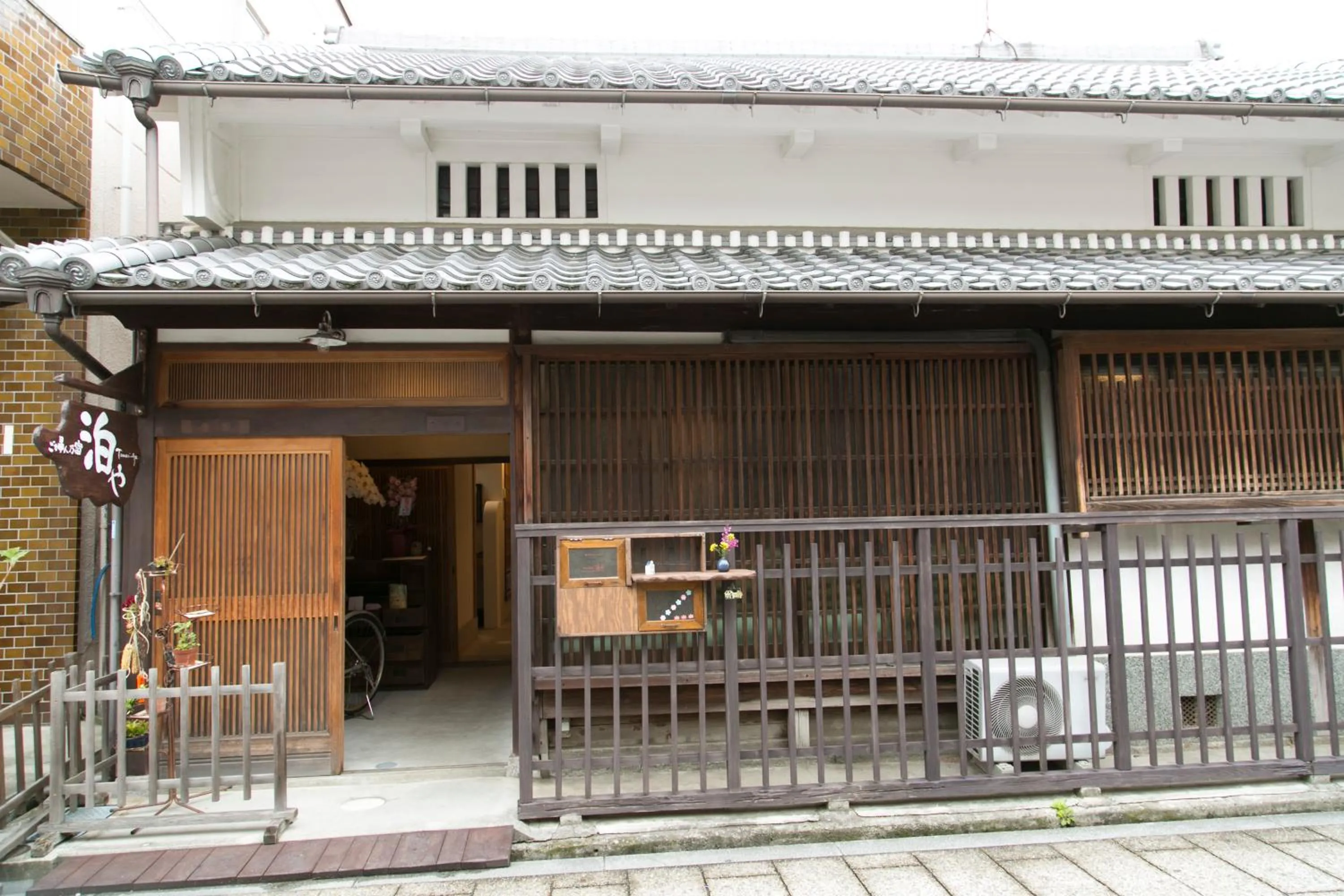 Facade/entrance in Female-Only Guesthouse Tomari-ya