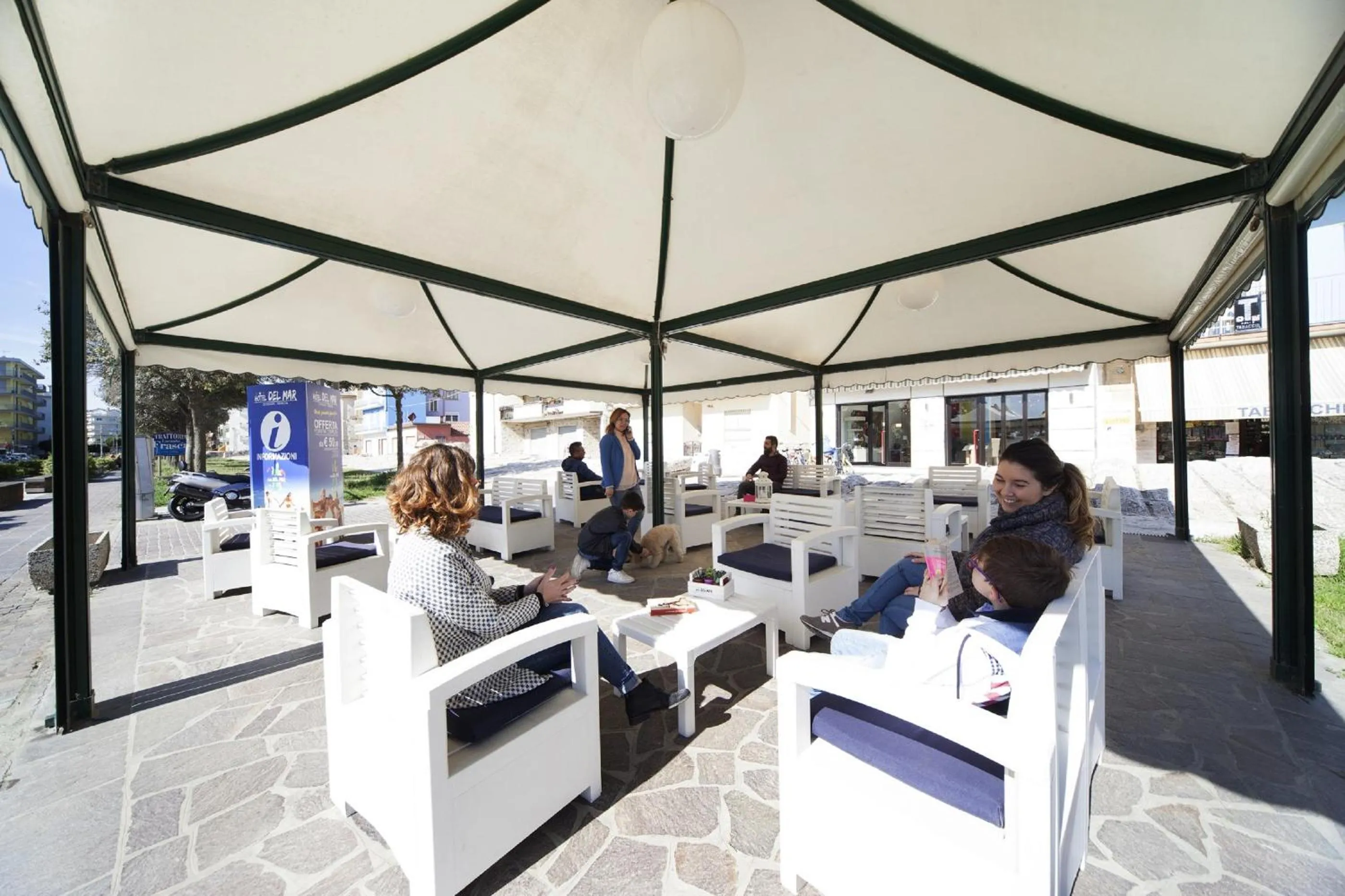 Lounge or bar in Hotel del Mar