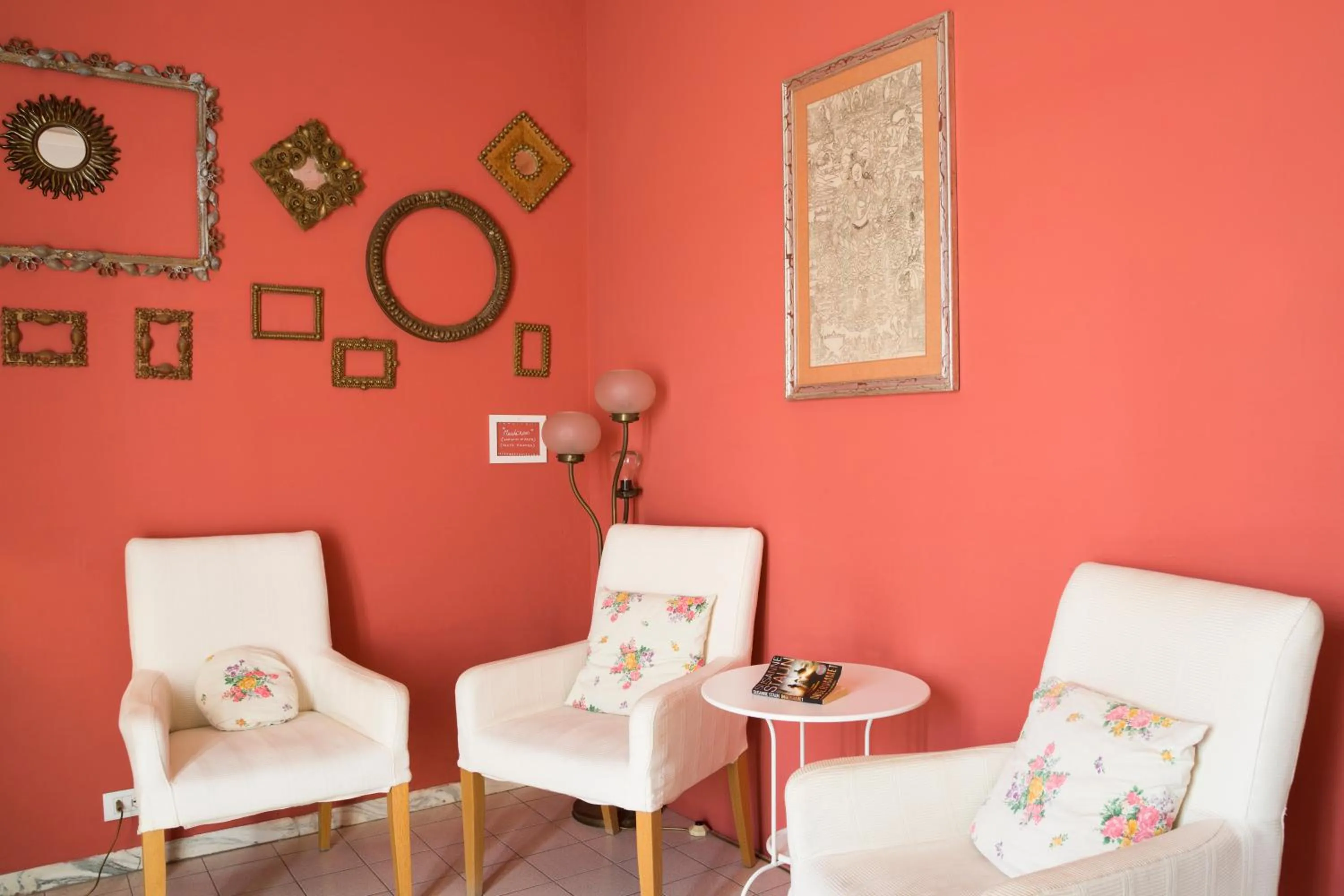 Communal lounge/ TV room in Hotel Panorama