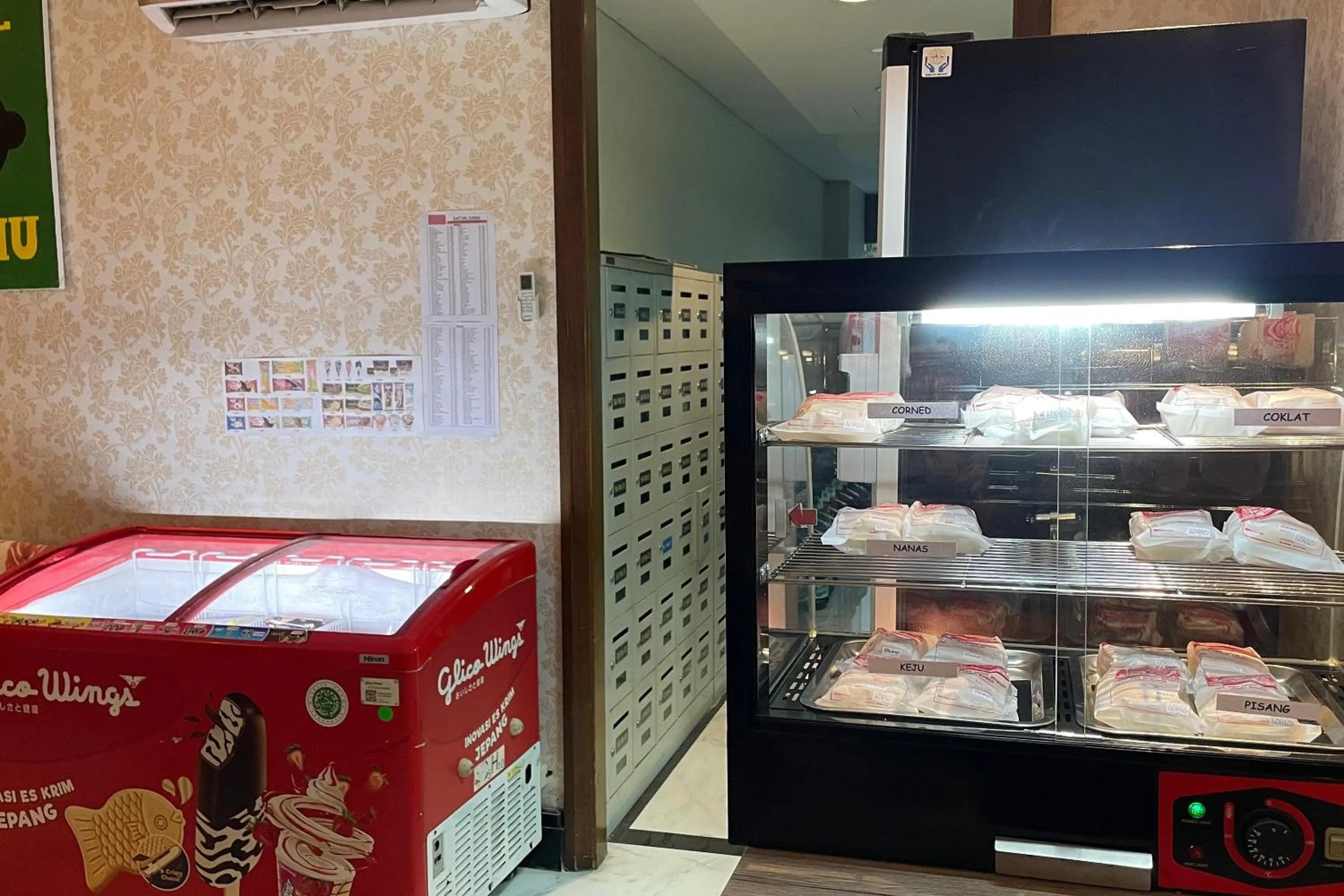 Area and facilities in eL ROYALE by Farizi Rooms