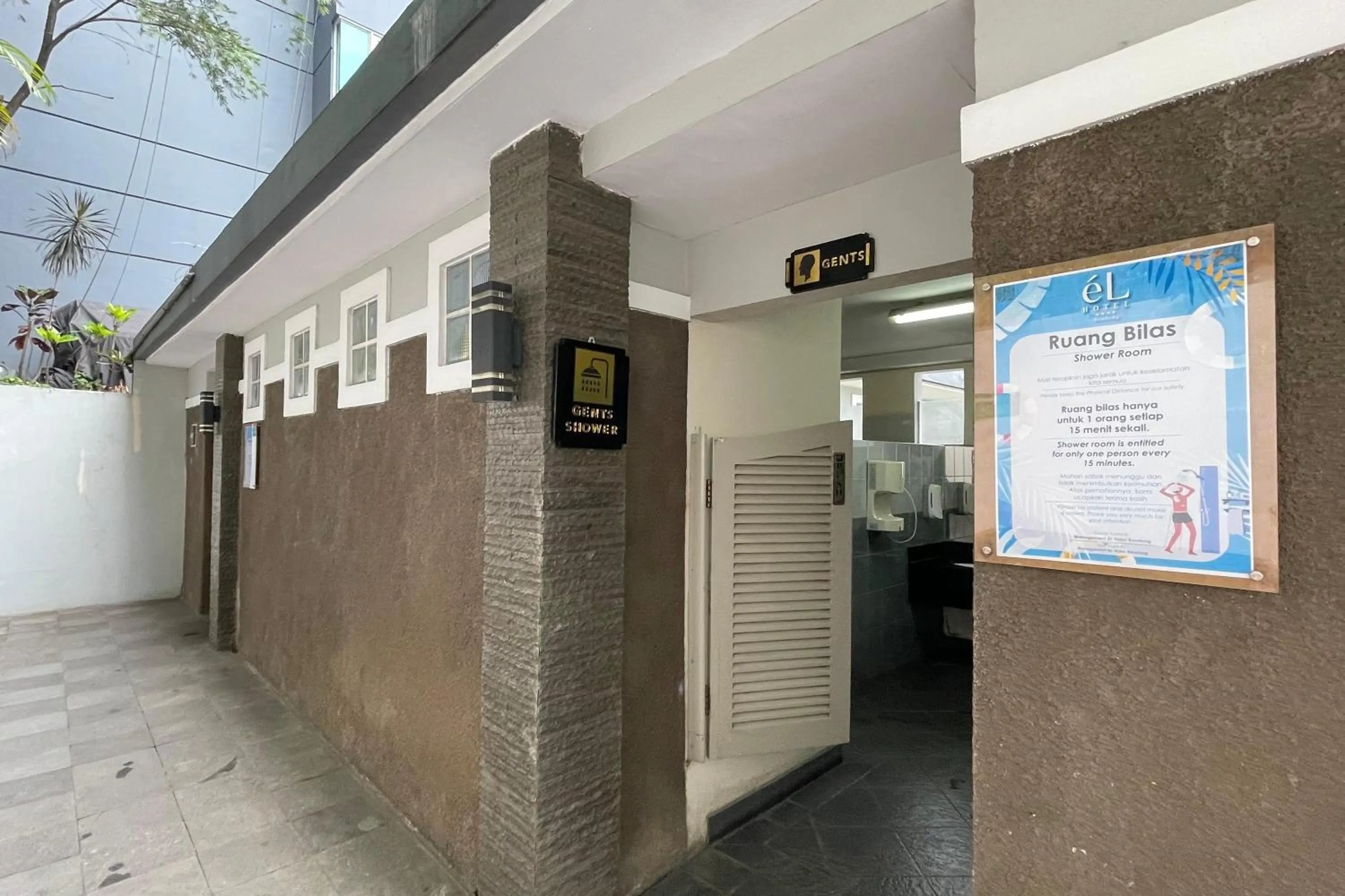 Area and facilities in eL ROYALE by Farizi Rooms