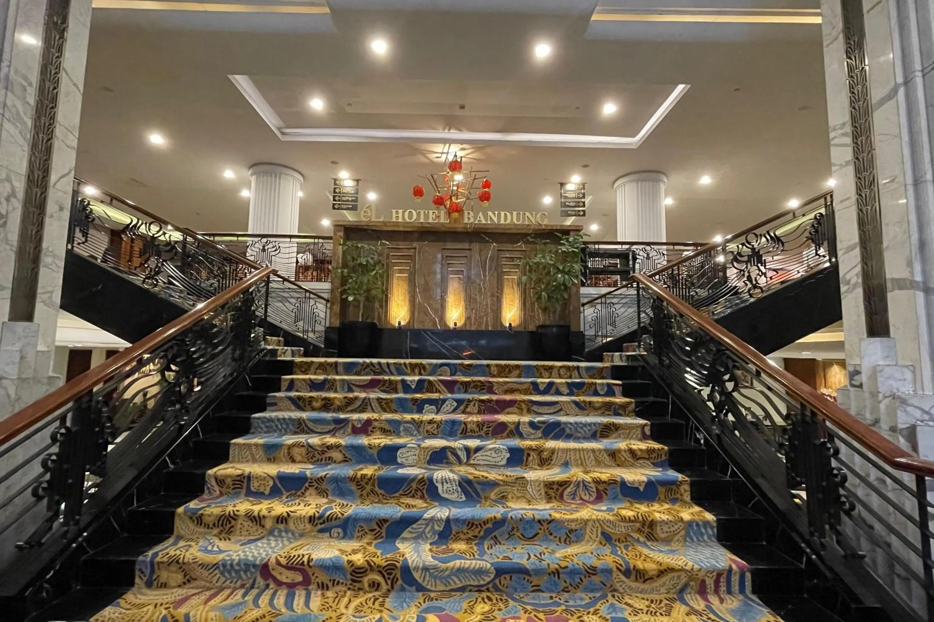 Area and facilities in eL ROYALE by Farizi Rooms