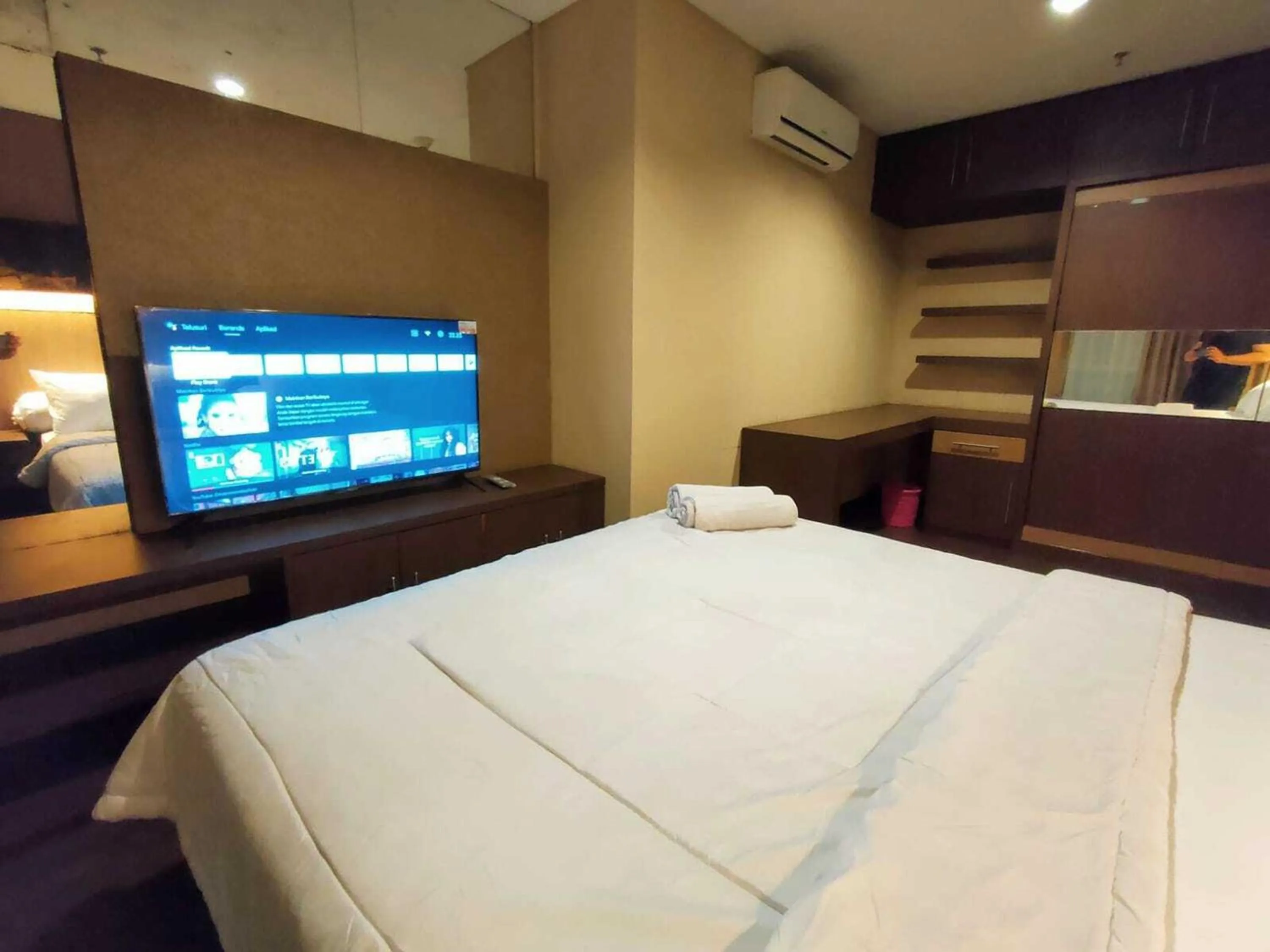 Bed in eL ROYALE by Farizi Rooms