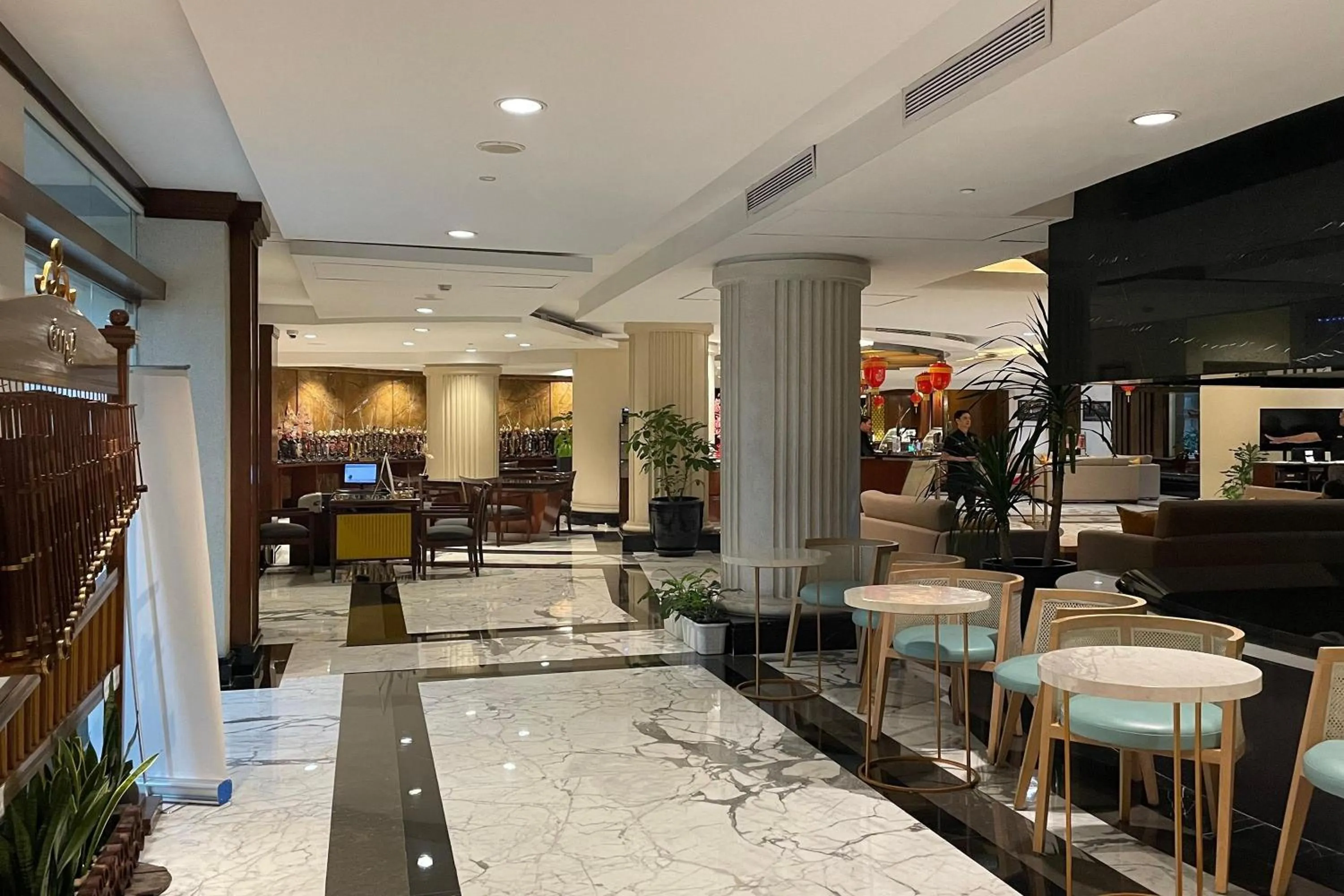 Area and facilities in eL ROYALE by Farizi Rooms