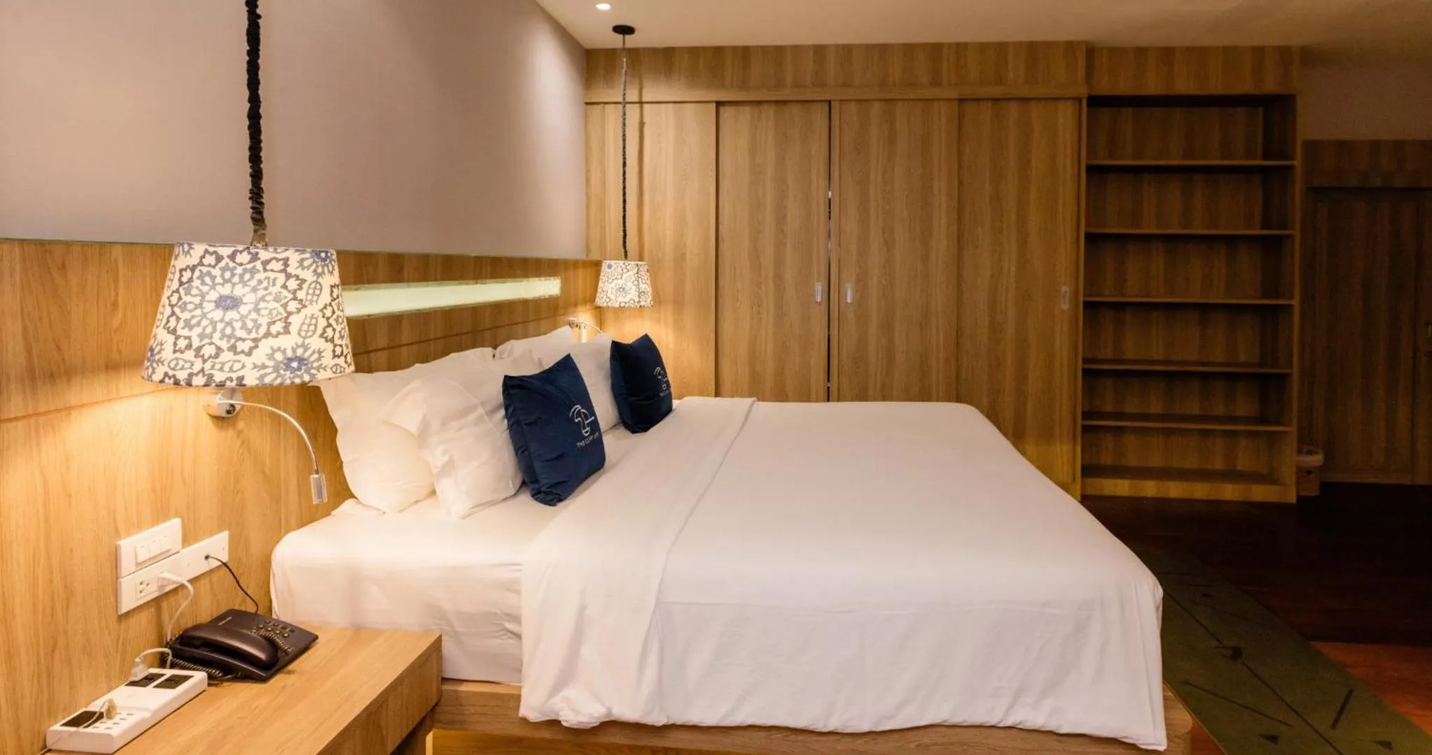 Bed in The Cliff Lipe