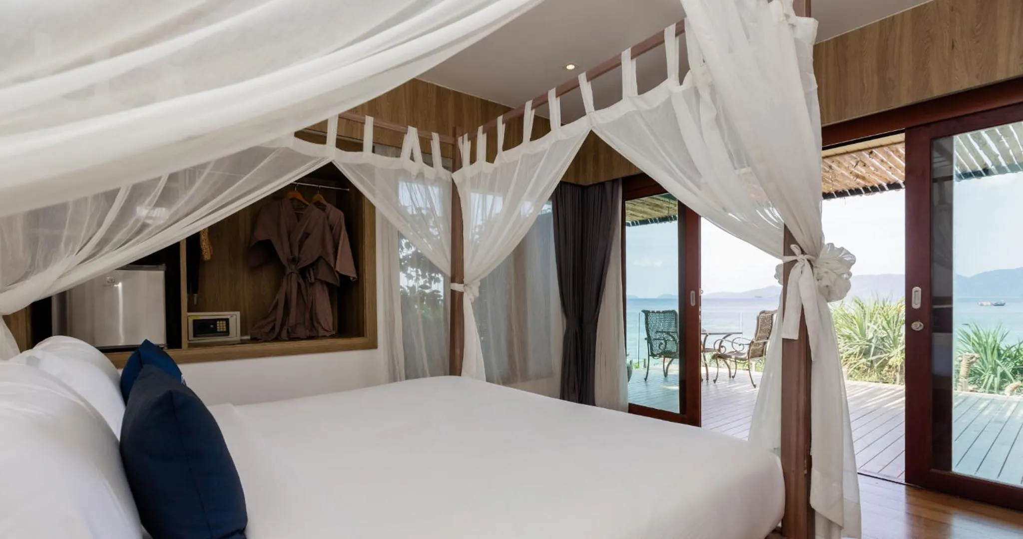 Bed in The Cliff Lipe