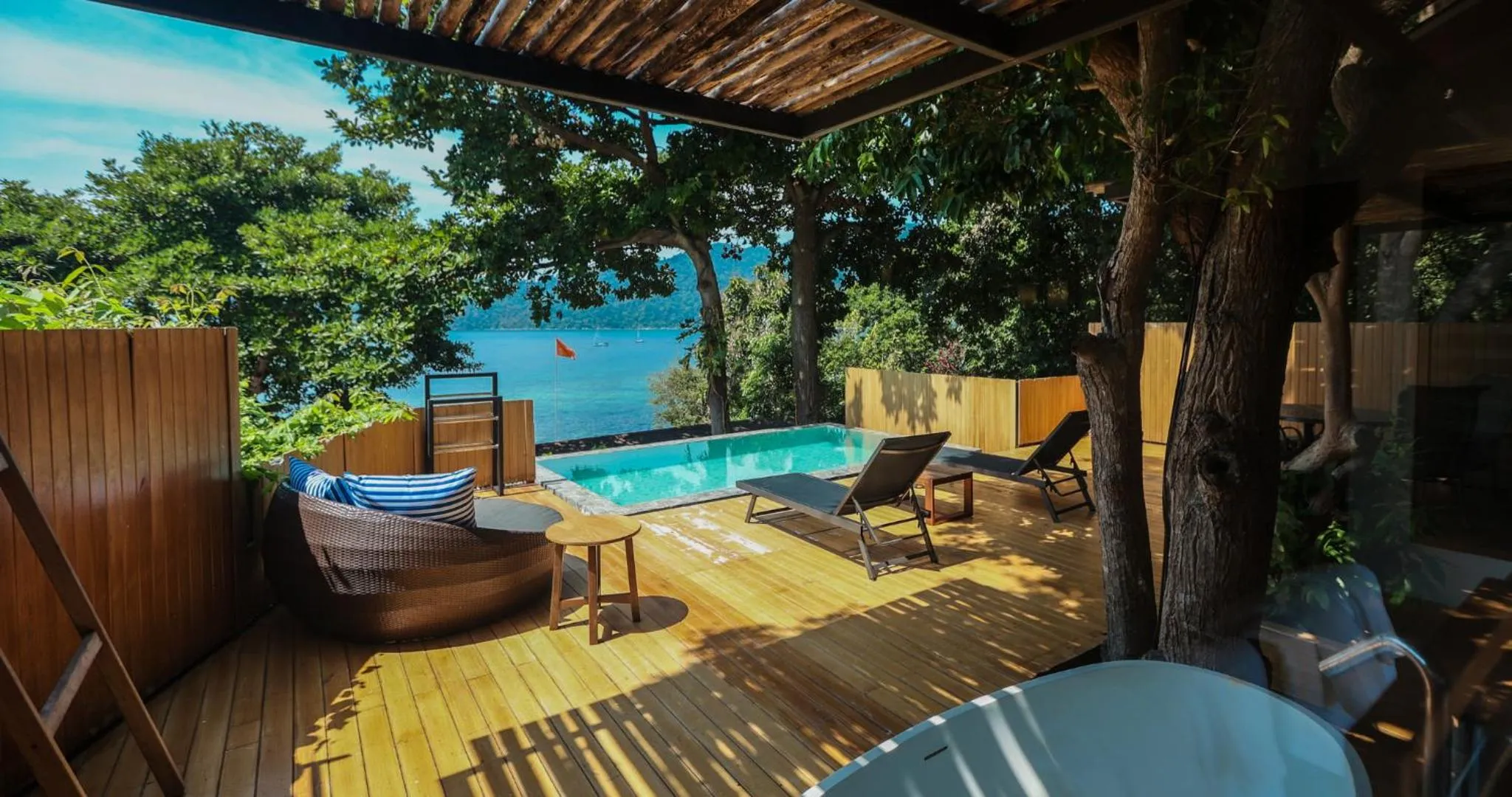 Day in The Cliff Lipe