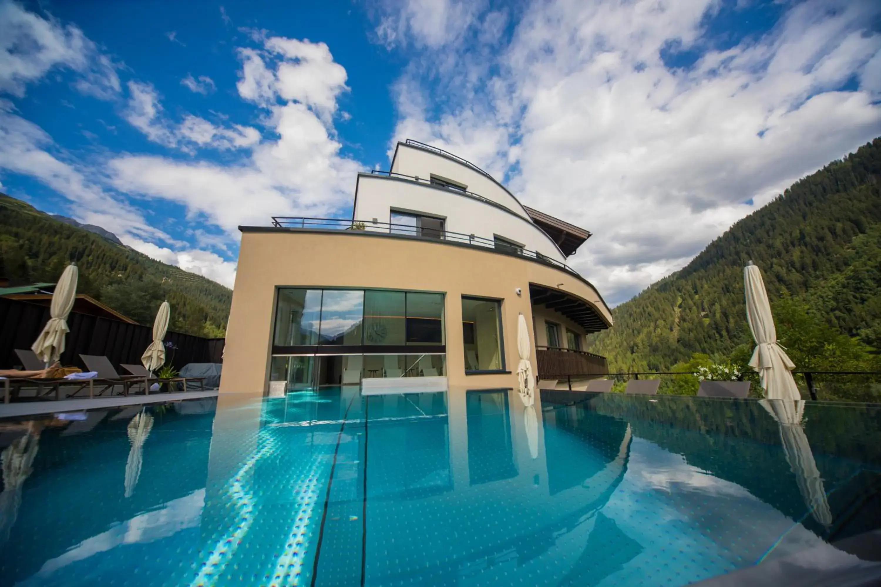 Heart Hotel Grischuna Heart Hotel Grischuna
