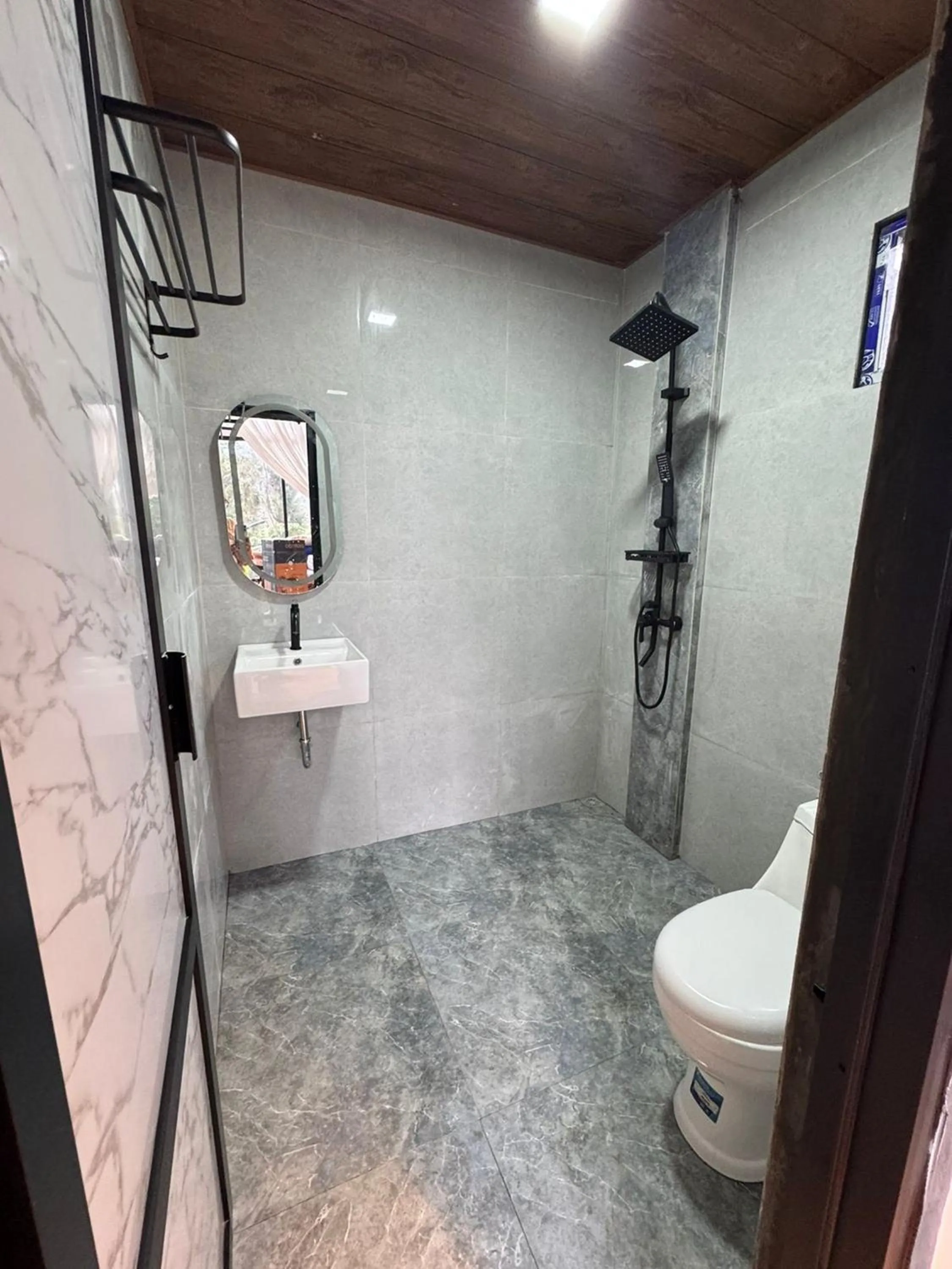 Bathroom in Fifa Cabin 3 by Fifa Grup