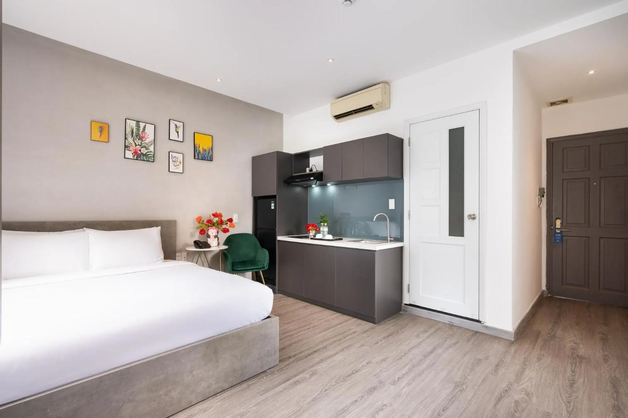 Kitchen or kitchenette, Bed in Nicecy Hotel - 218 Le Thanh Ton Street