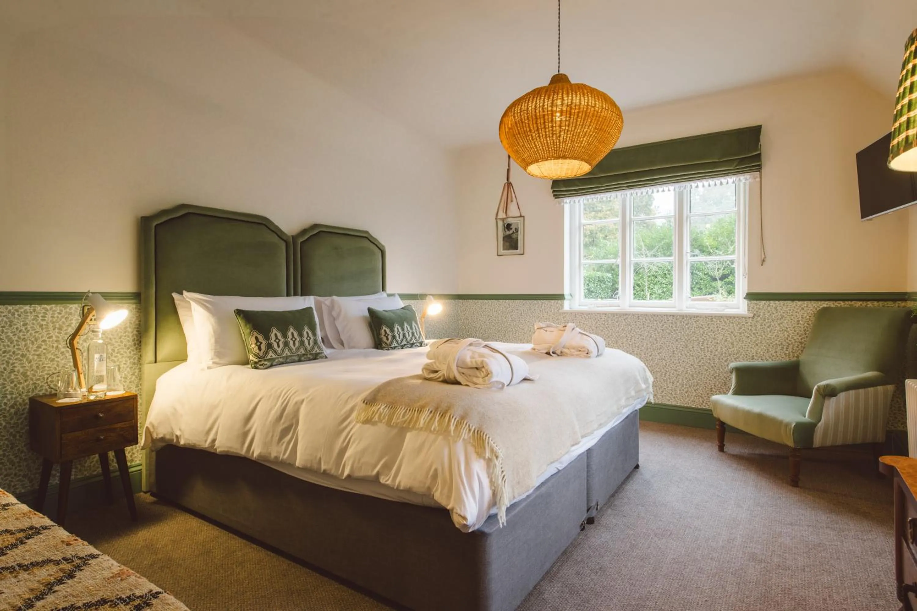 Bed in Bel And The Dragon-Churt