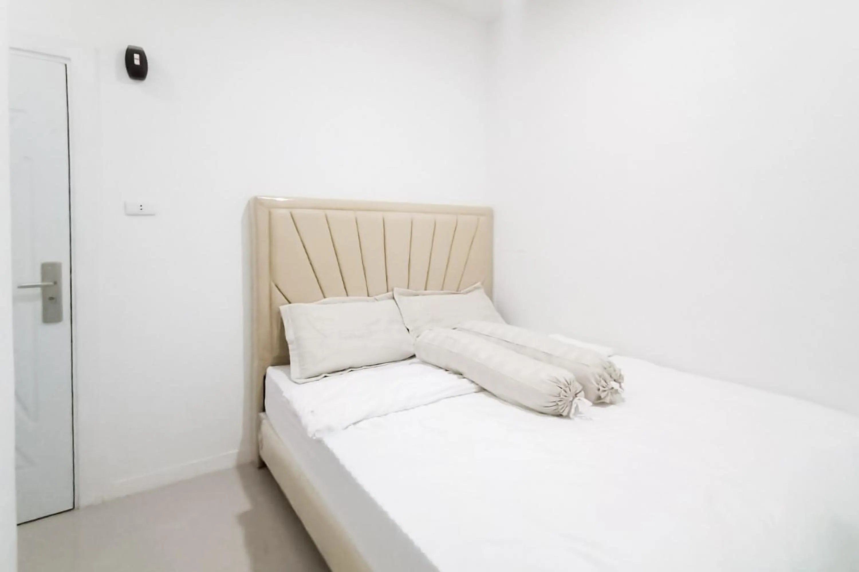 Bedroom, Bed in RedDoorz Syariah Medina House Aceh