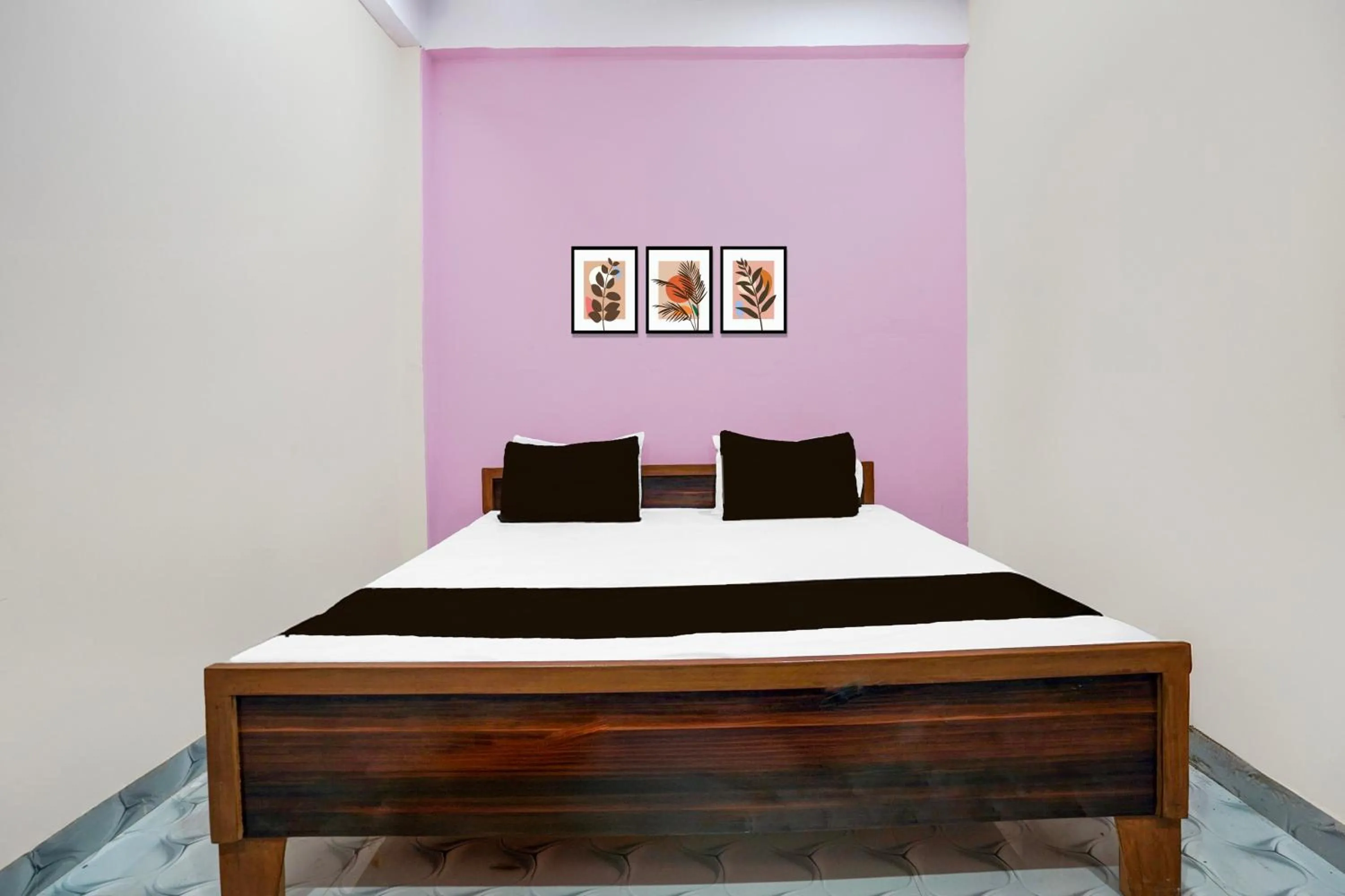 Hotel O P.K Hotel and Restaurant�