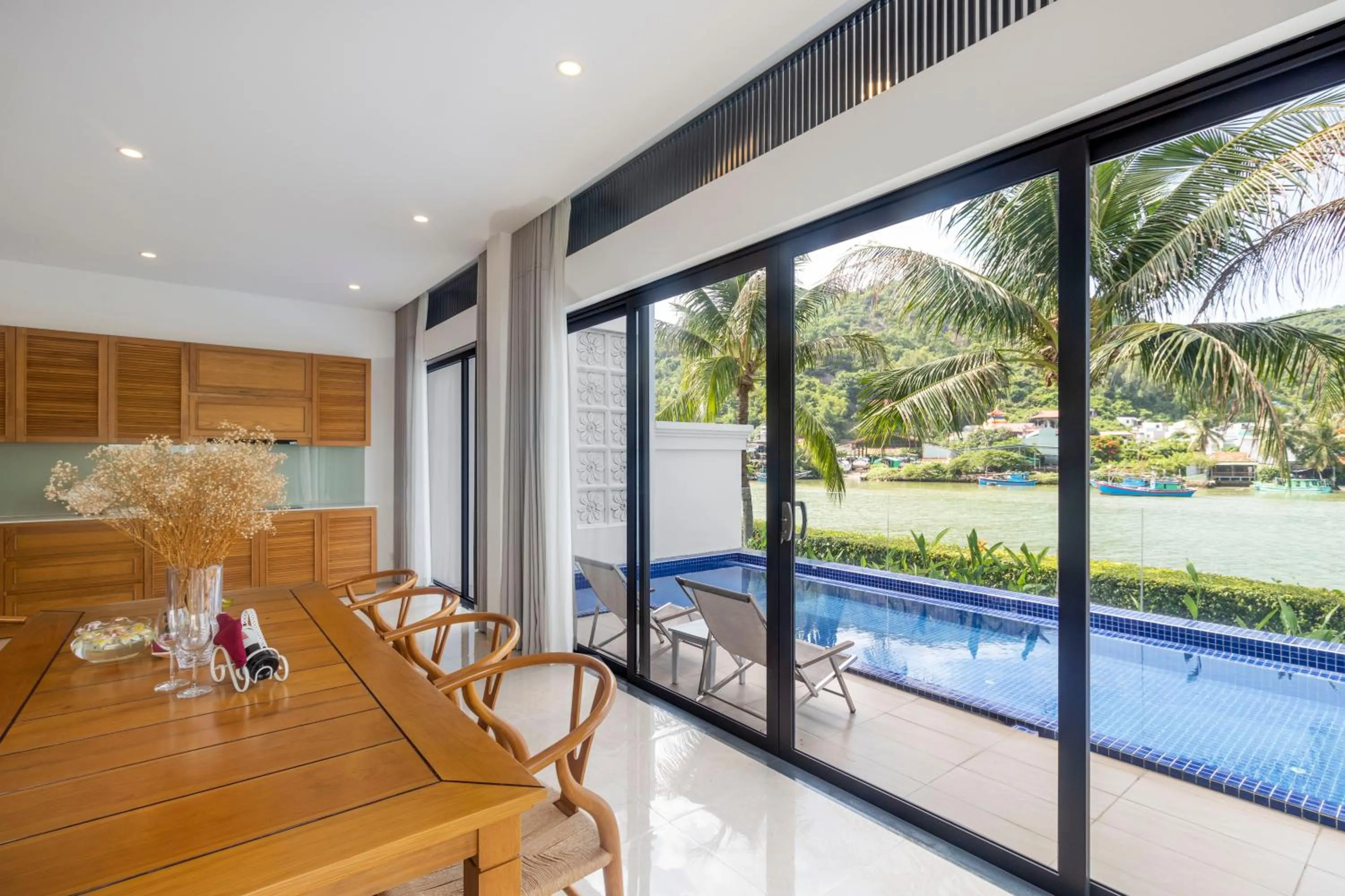 Living room in Champa Island Nha Trang - Resort Hotel & Spa