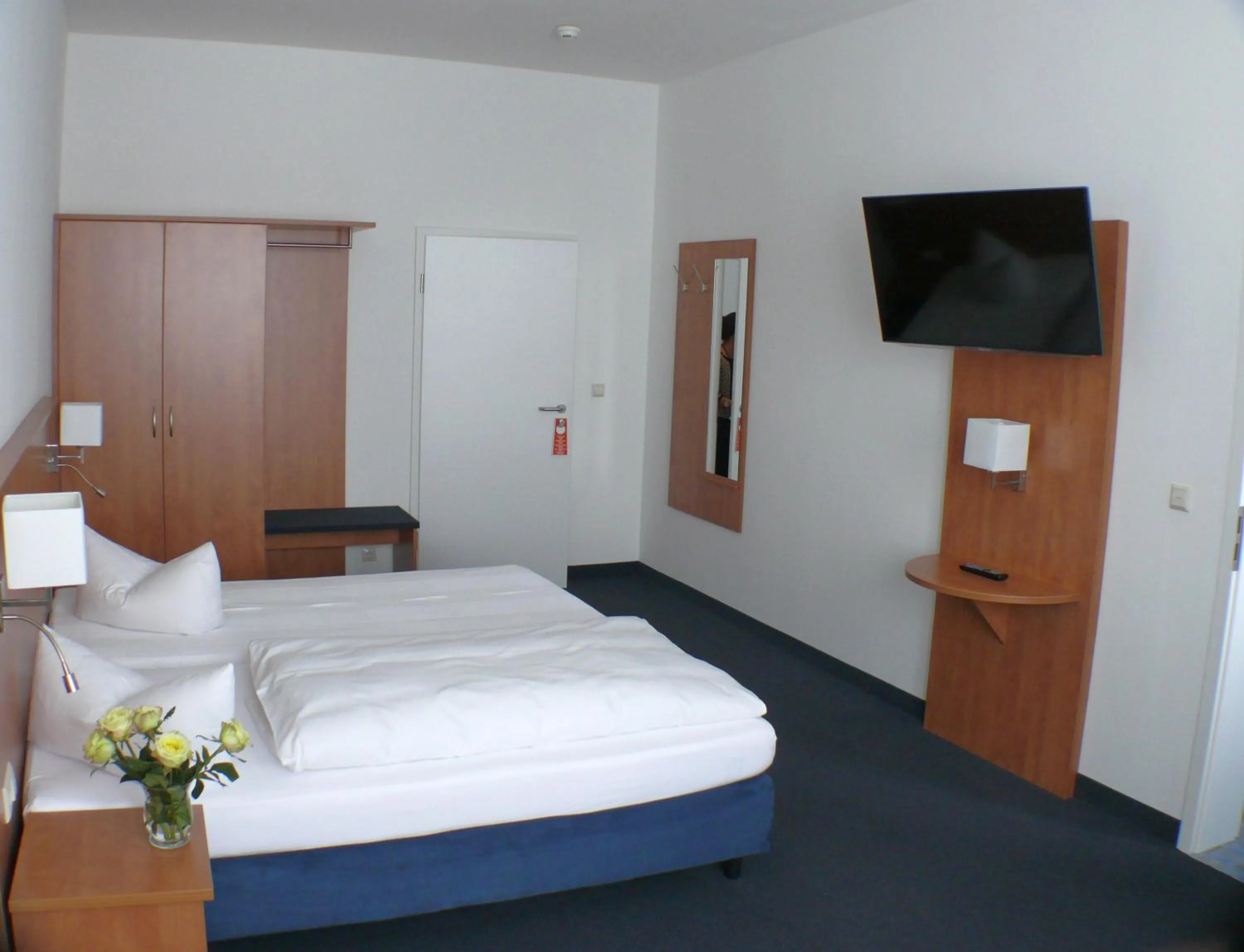 Photo of the whole room, Bed in Hotel Garni - Haus Gemmer