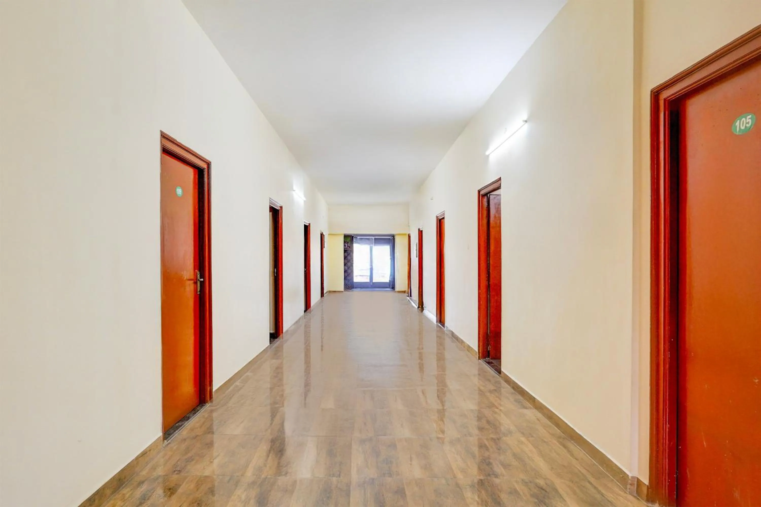 Lobby or reception in Super Hotel O Poigai Near Airport