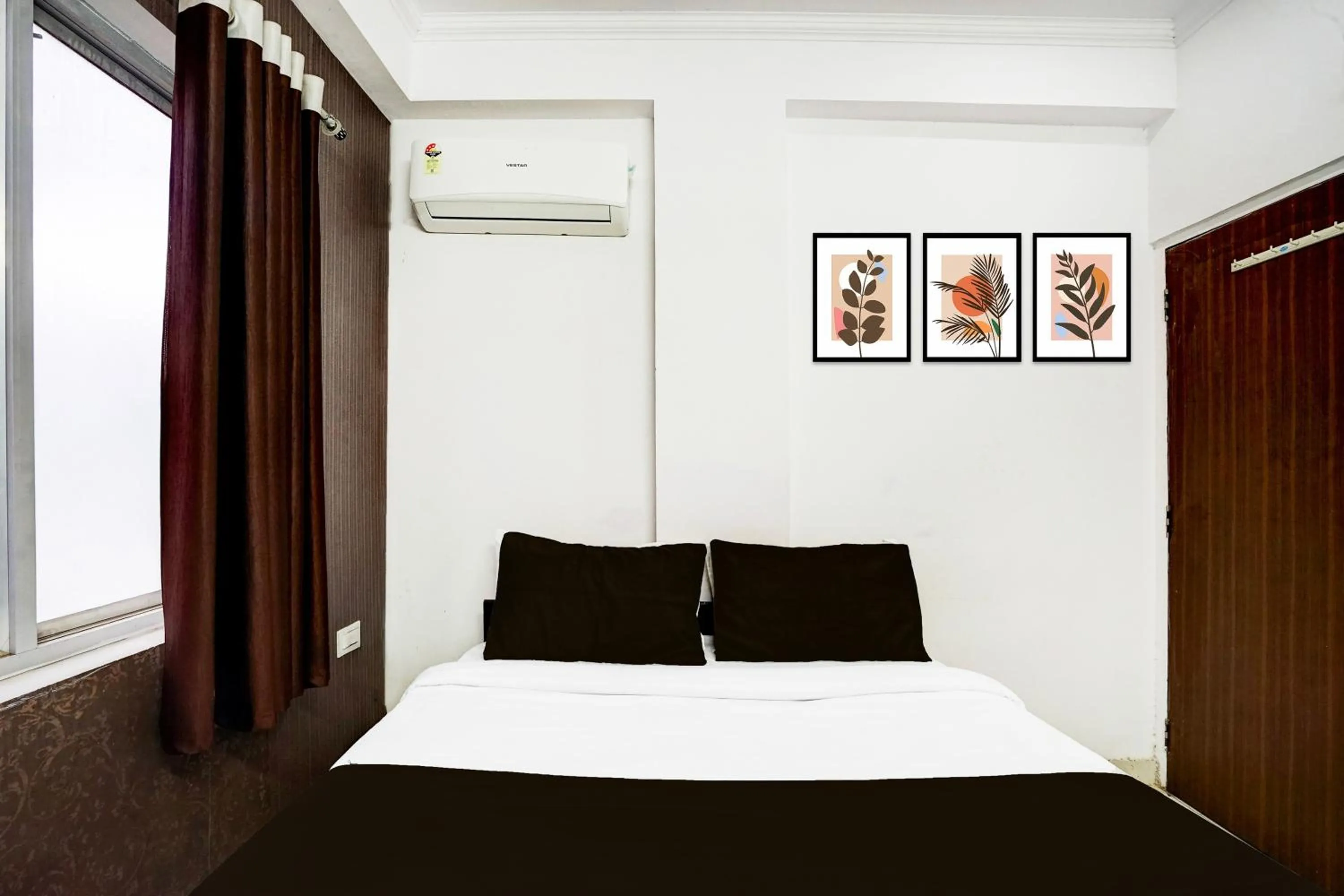 Bedroom, Bed in Hotel O Jagatpura Near JTM Mall Formerly Royan Inn