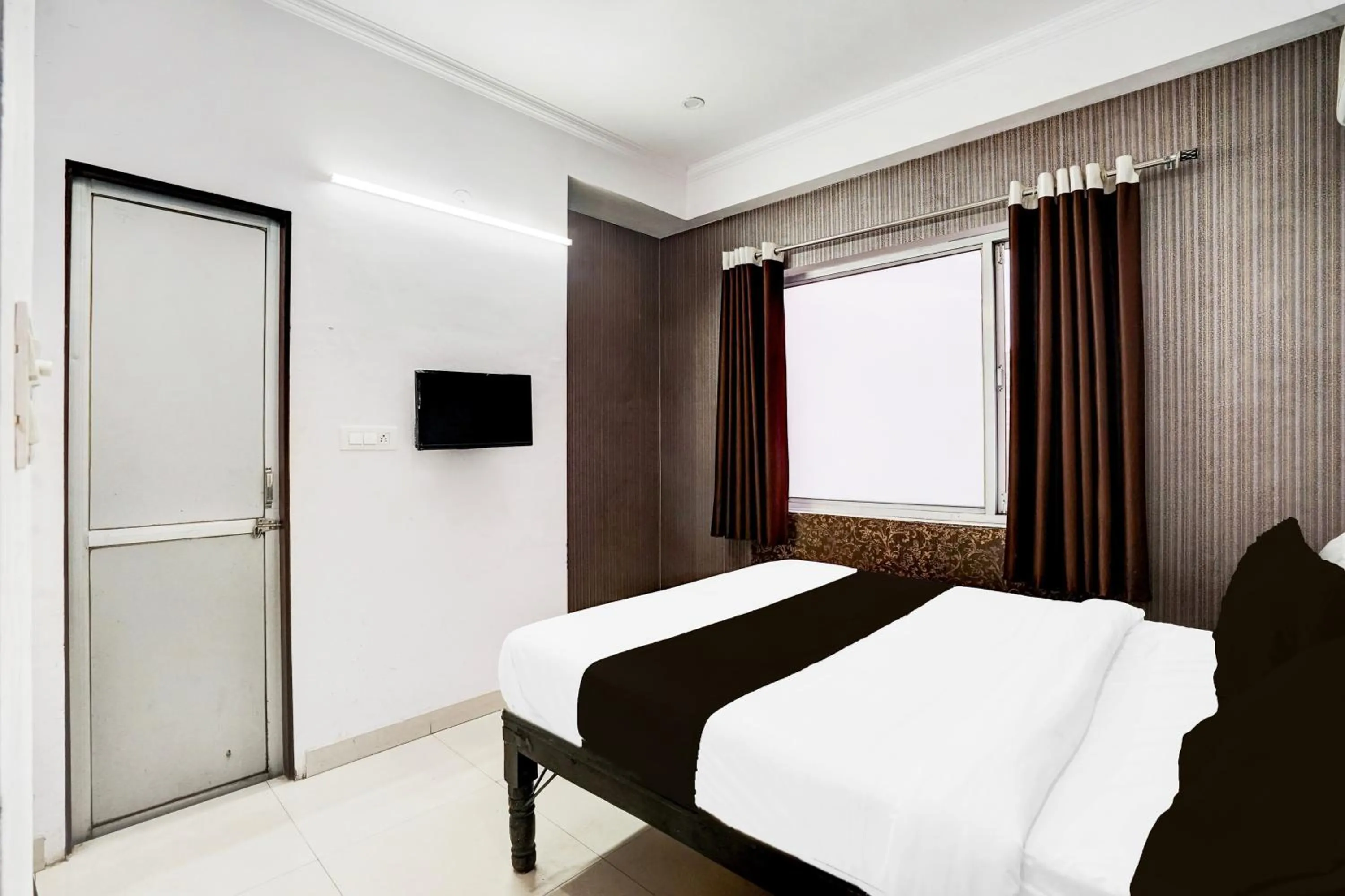 Bedroom, Bed in Hotel O Jagatpura Near JTM Mall Formerly Royan Inn