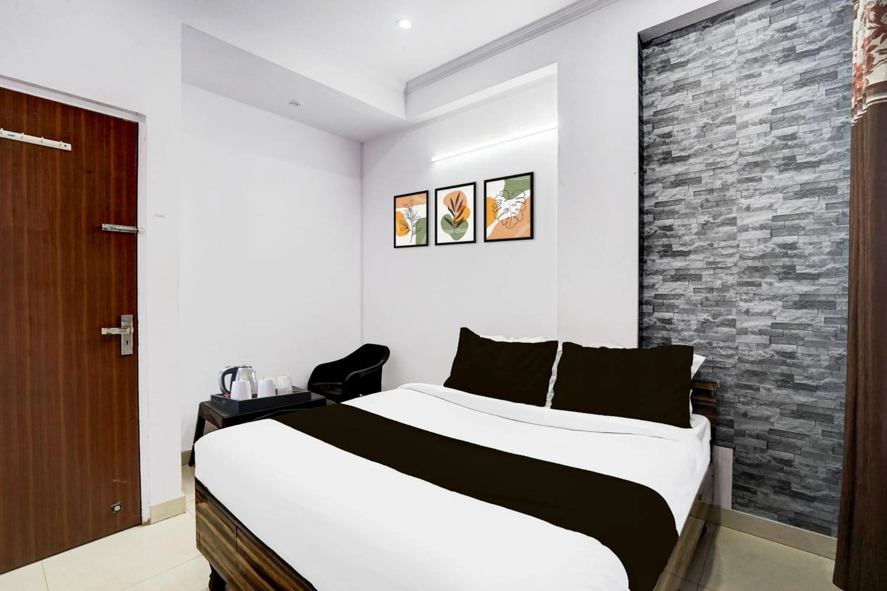 Bedroom, Bed in Hotel O Jagatpura Near JTM Mall Formerly Royan Inn