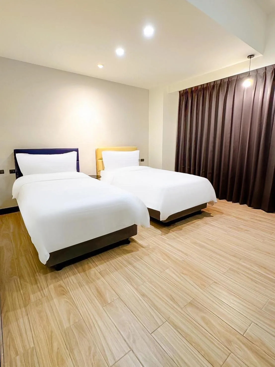 Bed in Sun Lake Hotel