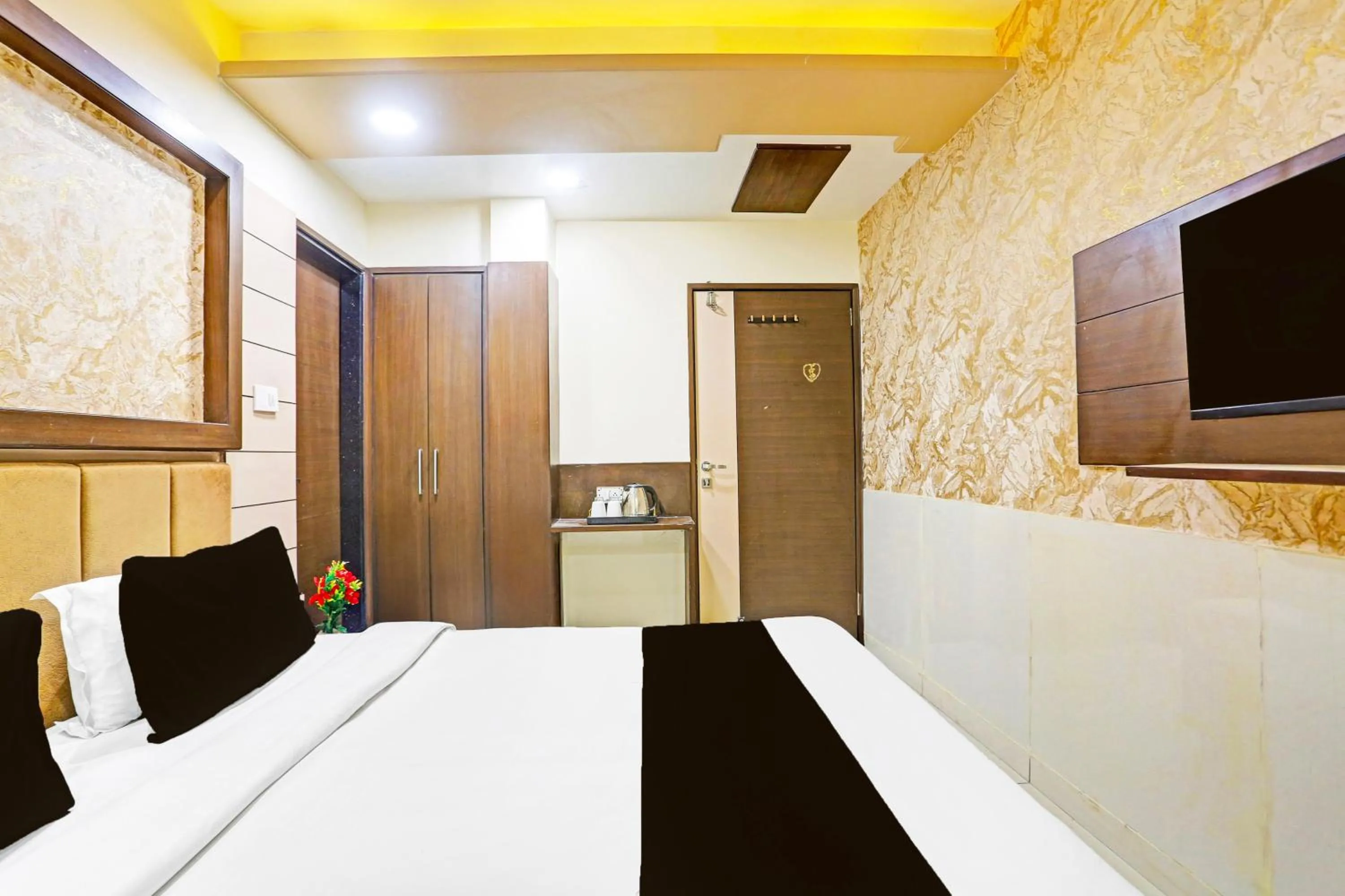 Bedroom, Bed in Hotel O Kesarganj Formerly Suman Palace