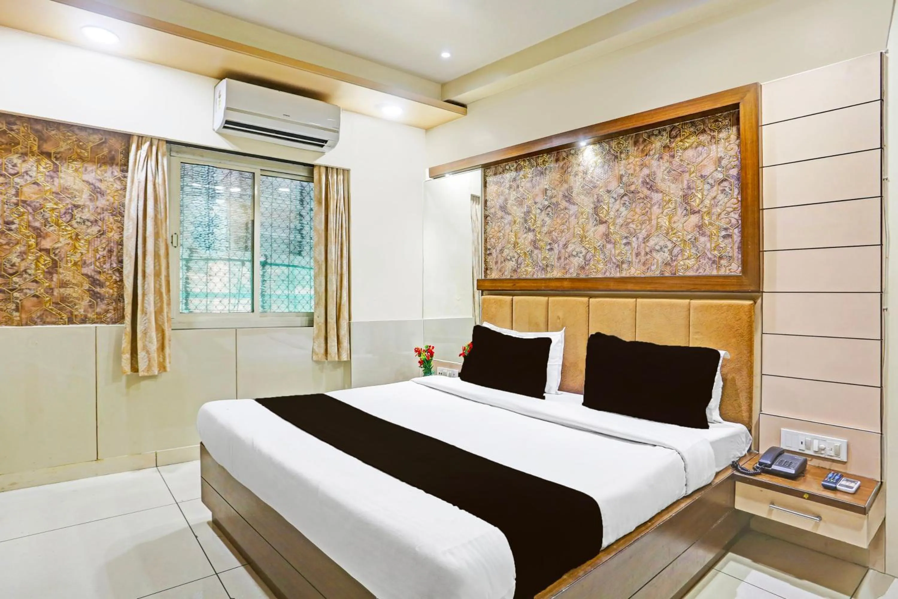 Bedroom, Bed in Hotel O Kesarganj Formerly Suman Palace