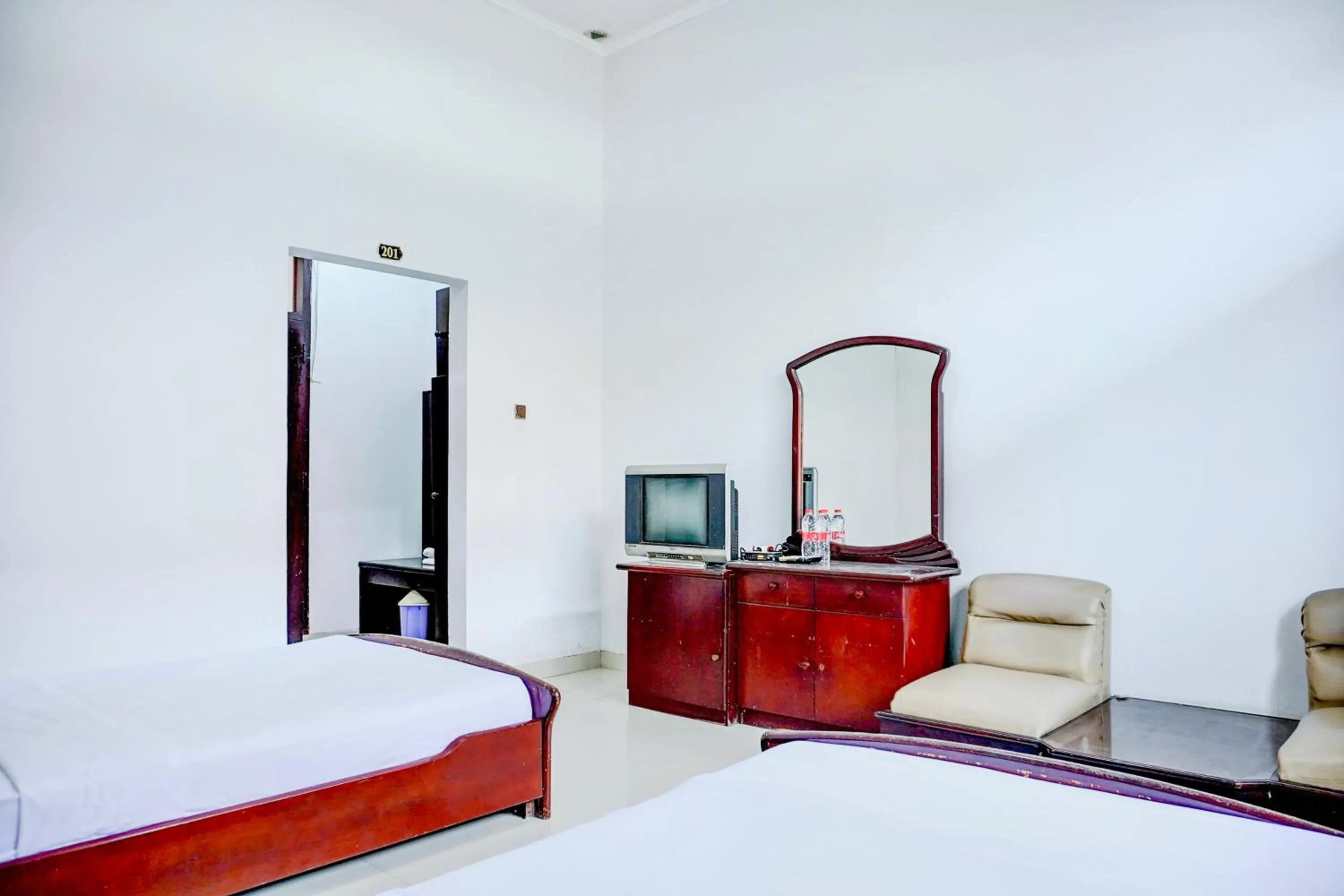 Bedroom in Collection O Pekalongan Near Pasar Batik Setono Formerly Hotel Jayadipa