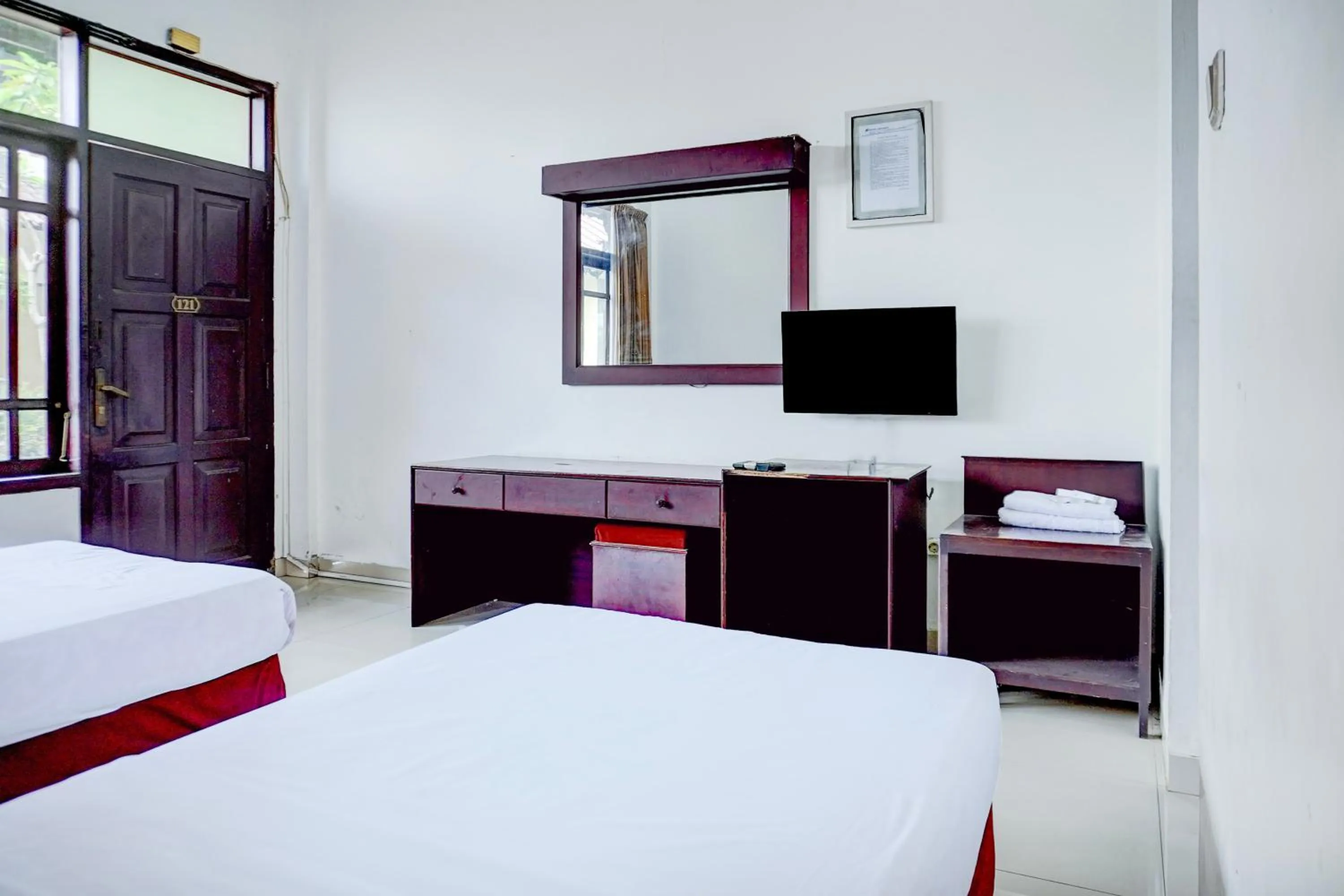 Bedroom in Collection O Pekalongan Near Pasar Batik Setono Formerly Hotel Jayadipa