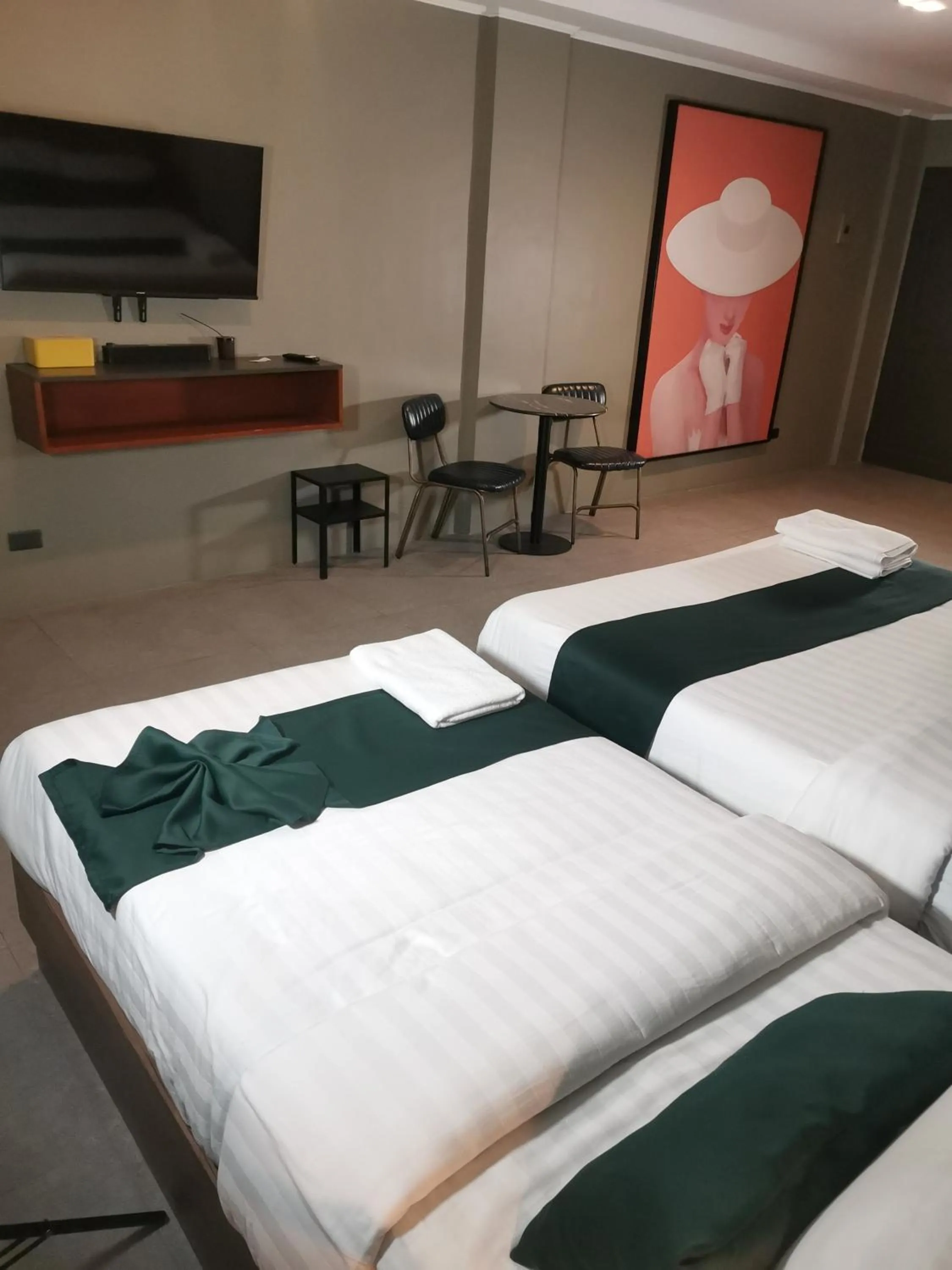 Bedroom, Bed in Townhouse Oak Grey Hotel Near Clark International Airport