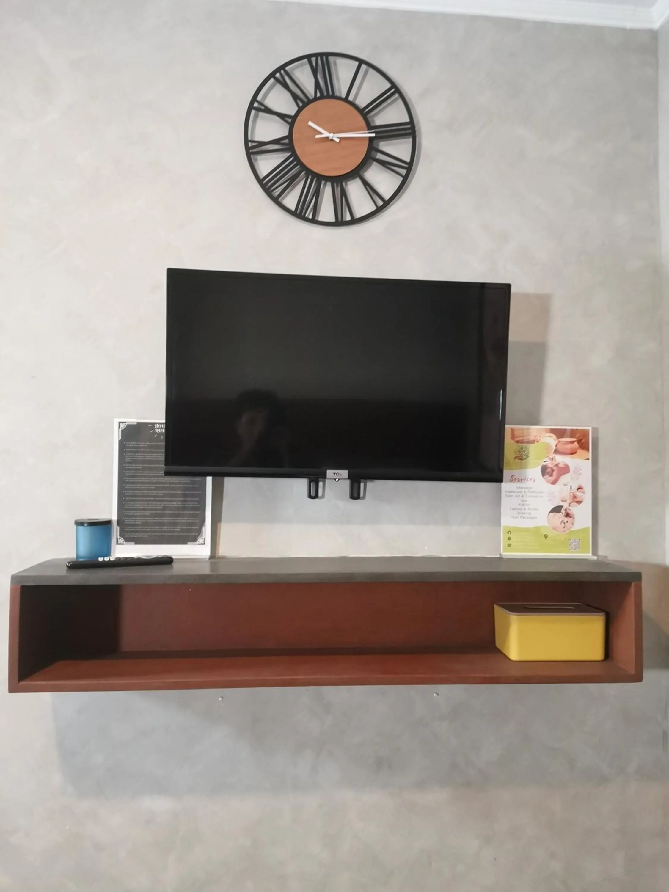 Bedroom in Townhouse Oak Grey Hotel Near Clark International Airport