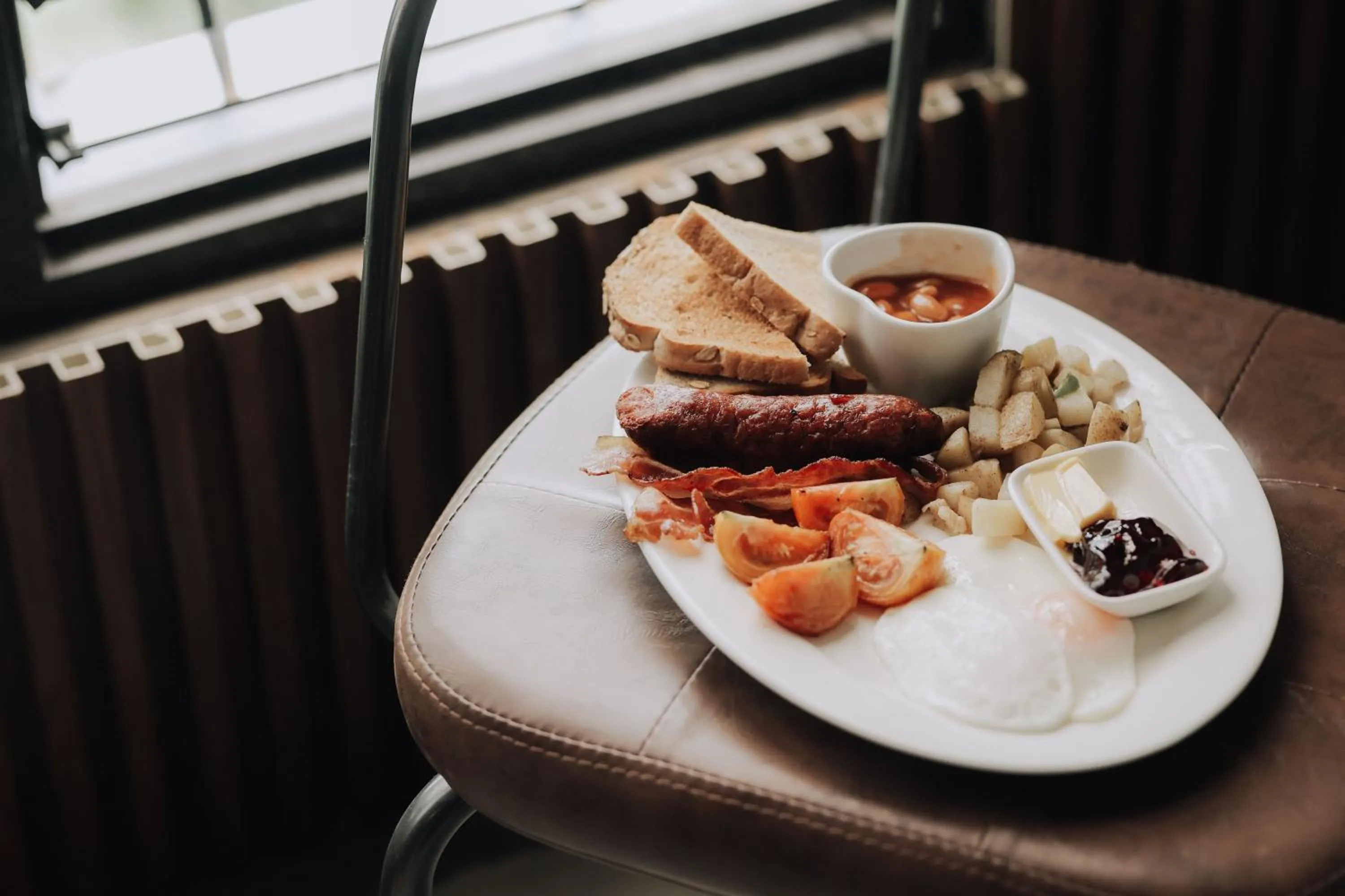 Food and drinks in Townhouse Oak Grey Hotel Near Clark International Airport