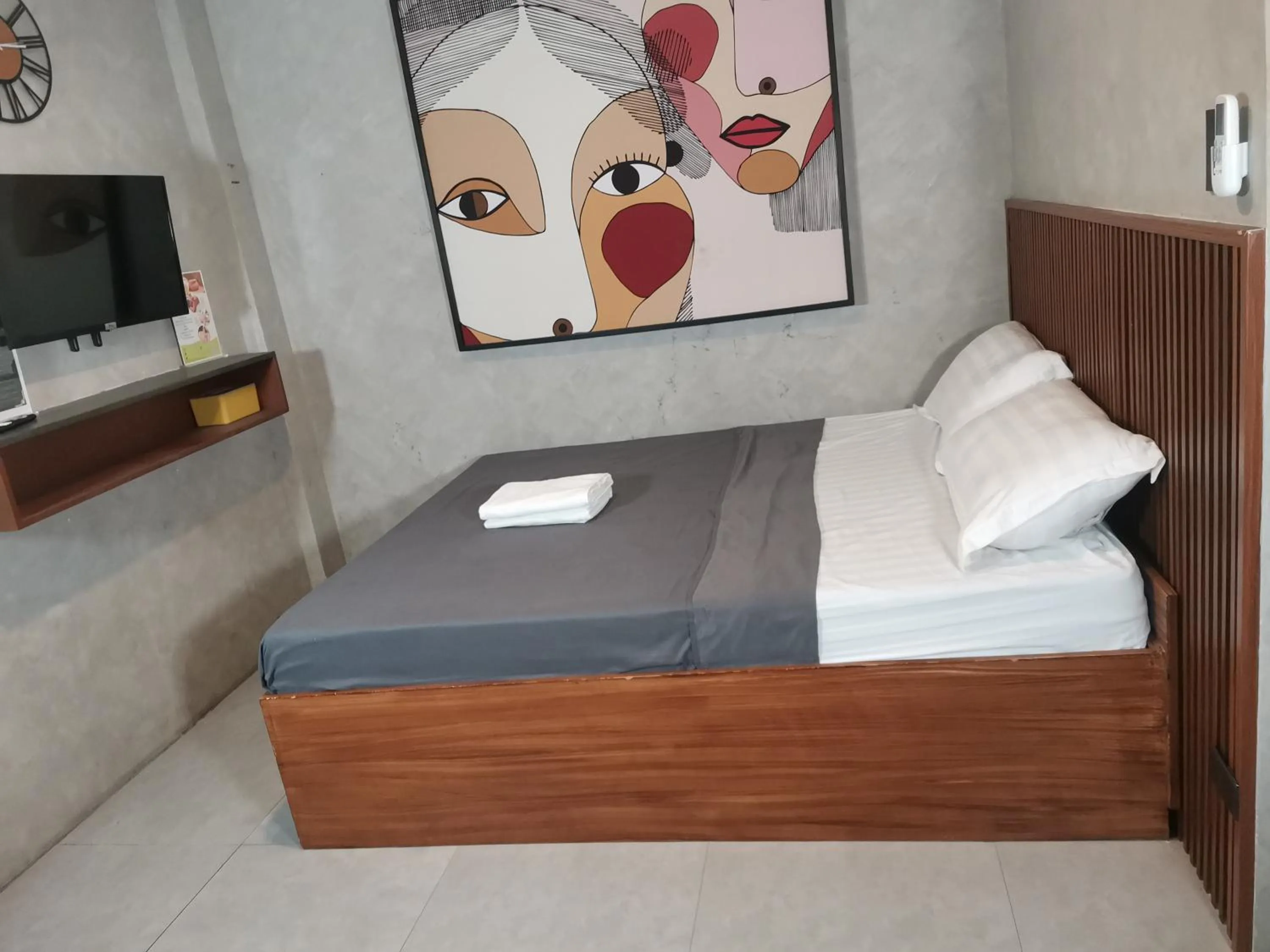 Bedroom, Bed in Townhouse Oak Grey Hotel Near Clark International Airport
