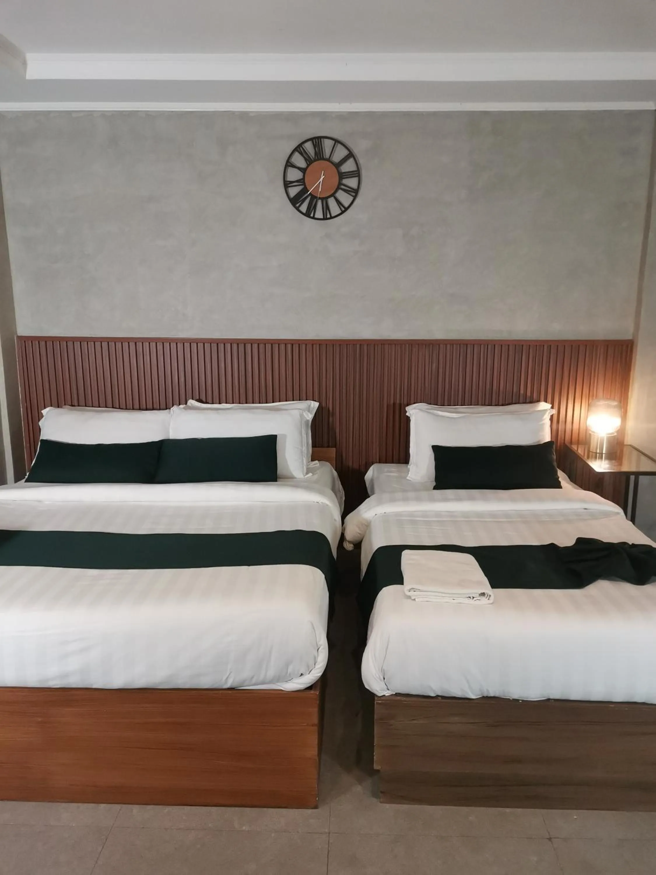 Bedroom, Bed in Townhouse Oak Grey Hotel Near Clark International Airport