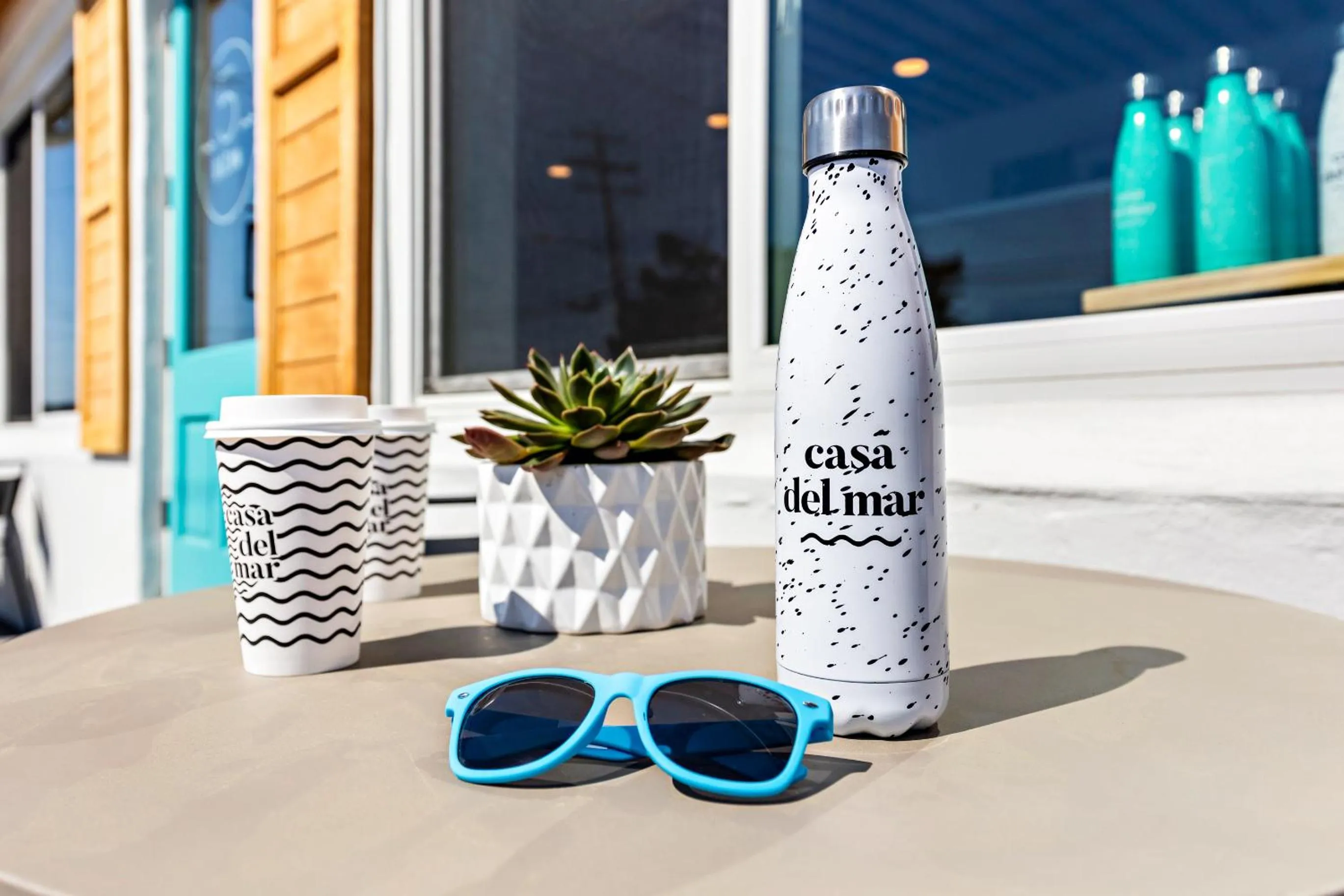 Restaurant/places to eat in Casa del Mar