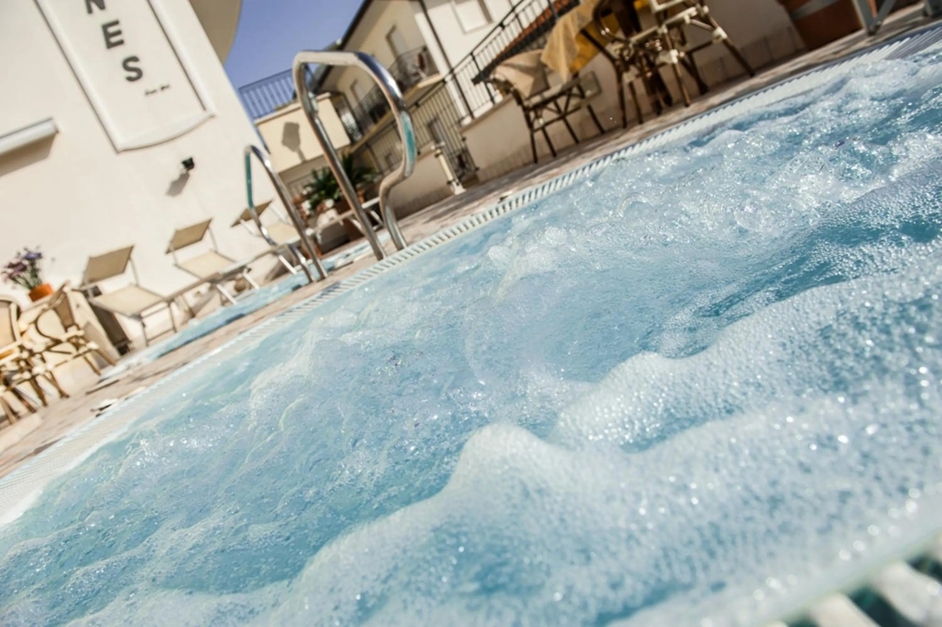 Hot Tub in Hotel Cannes
