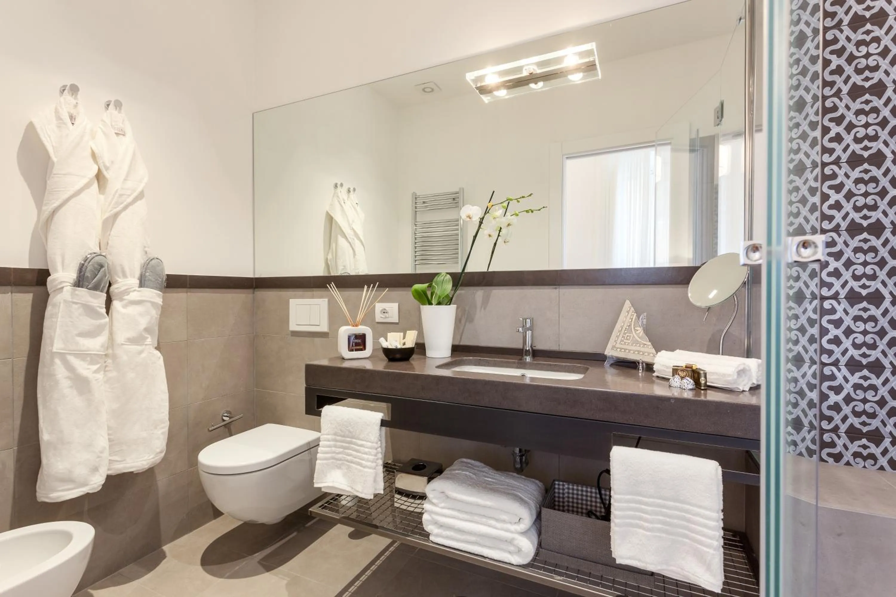 Bathroom in 504 Corso Suites