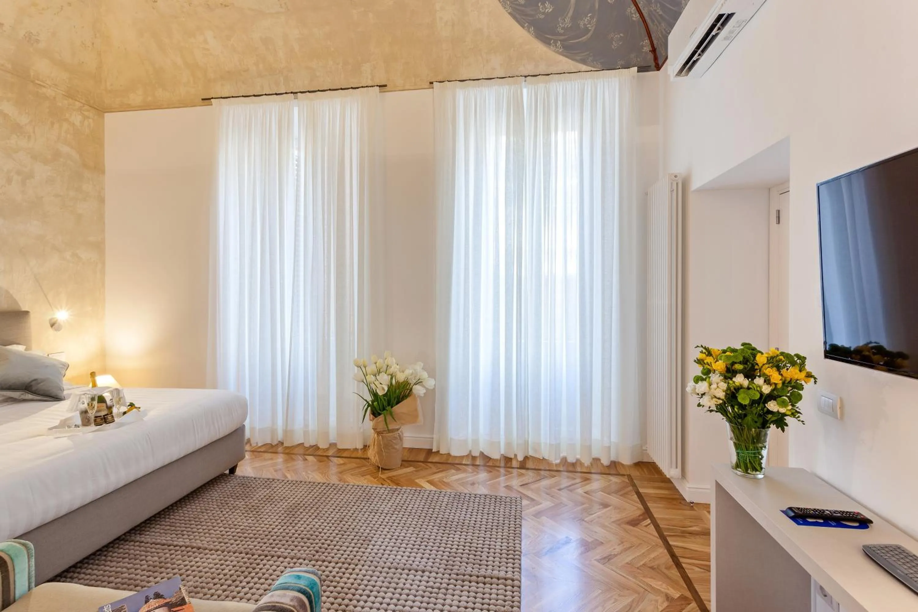 Bedroom, Bed in 504 Corso Suites