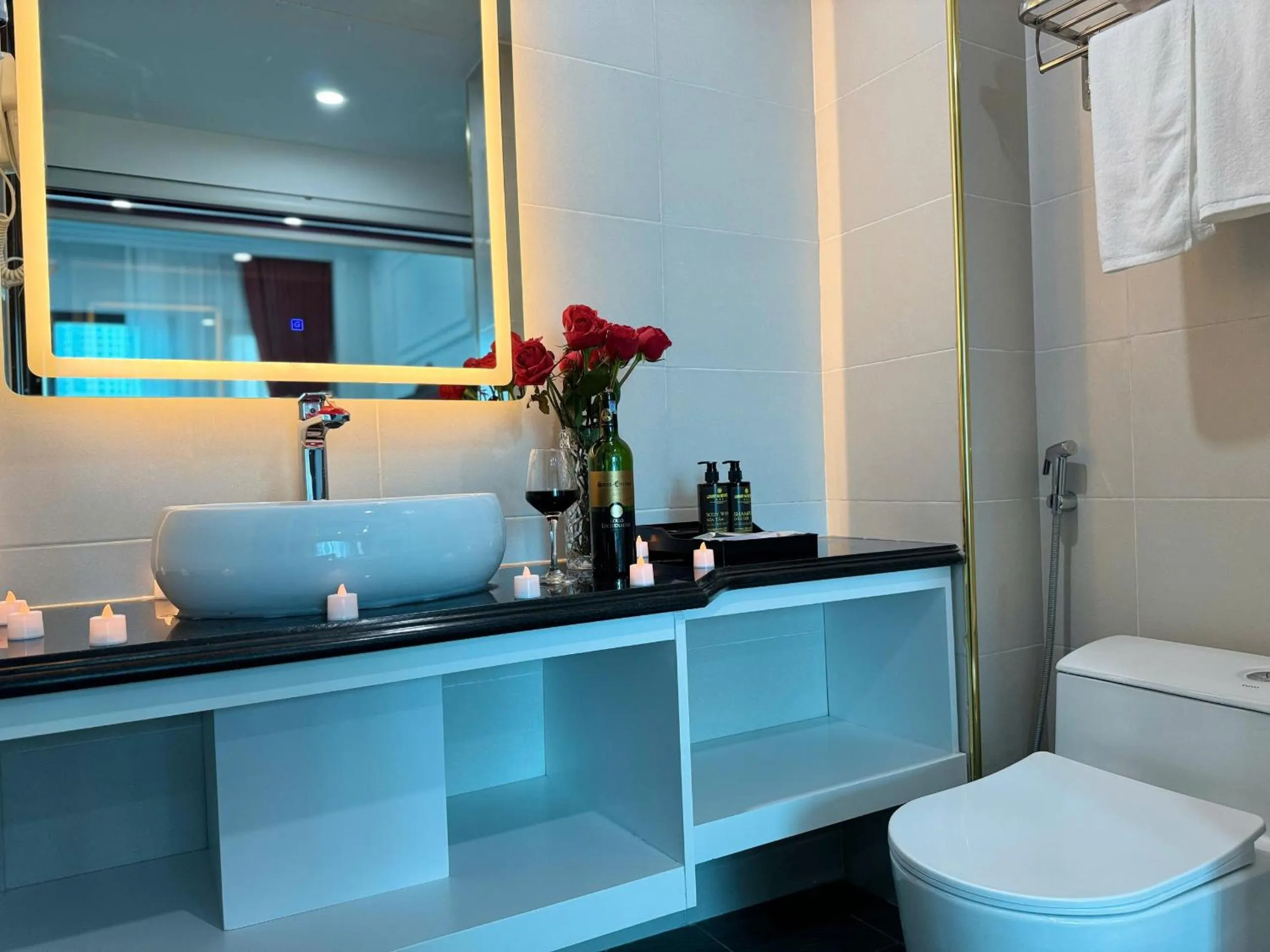 Shower in Luxury Hanoi Hotel