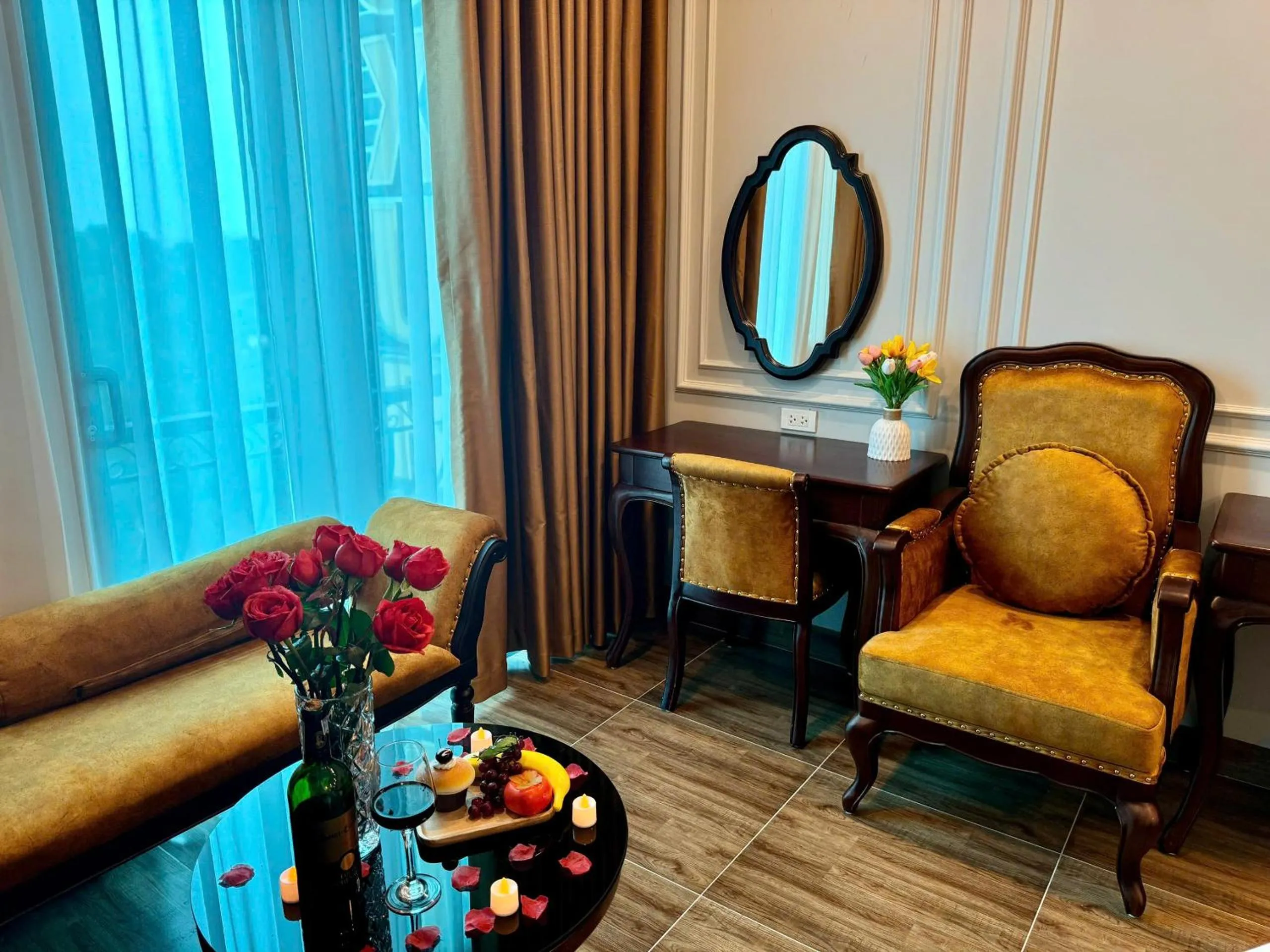 Living room in Luxury Hanoi Hotel