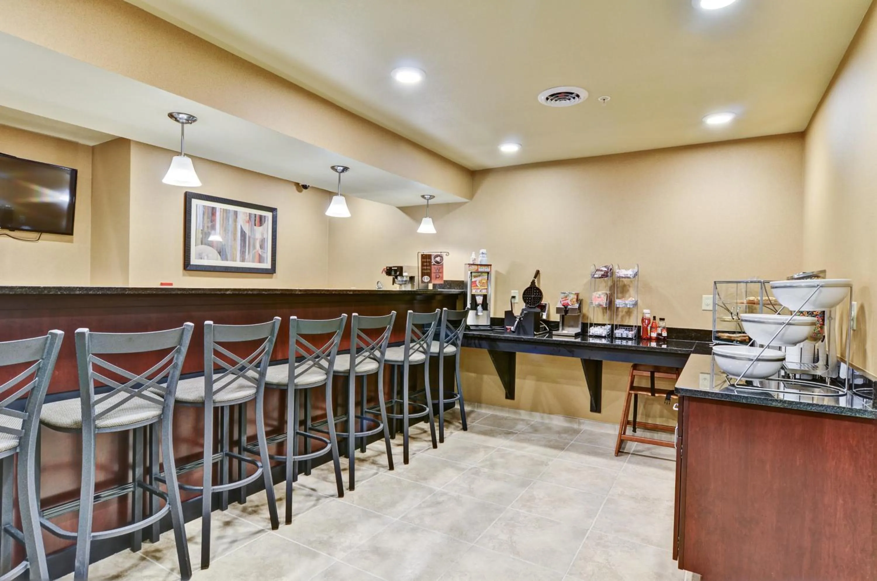 Lounge or bar in Cobblestone Inn & Suites - Ambridge