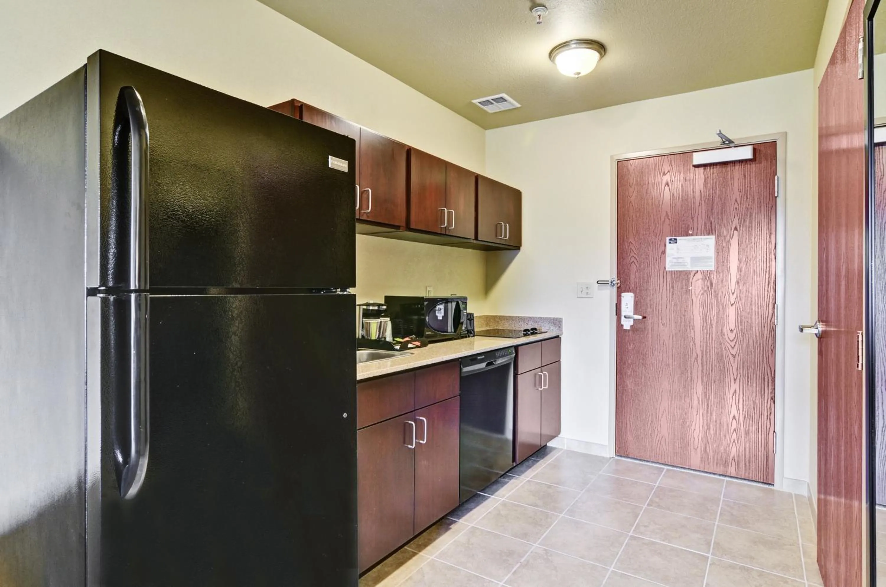Kitchen or kitchenette in Cobblestone Inn & Suites - Ambridge