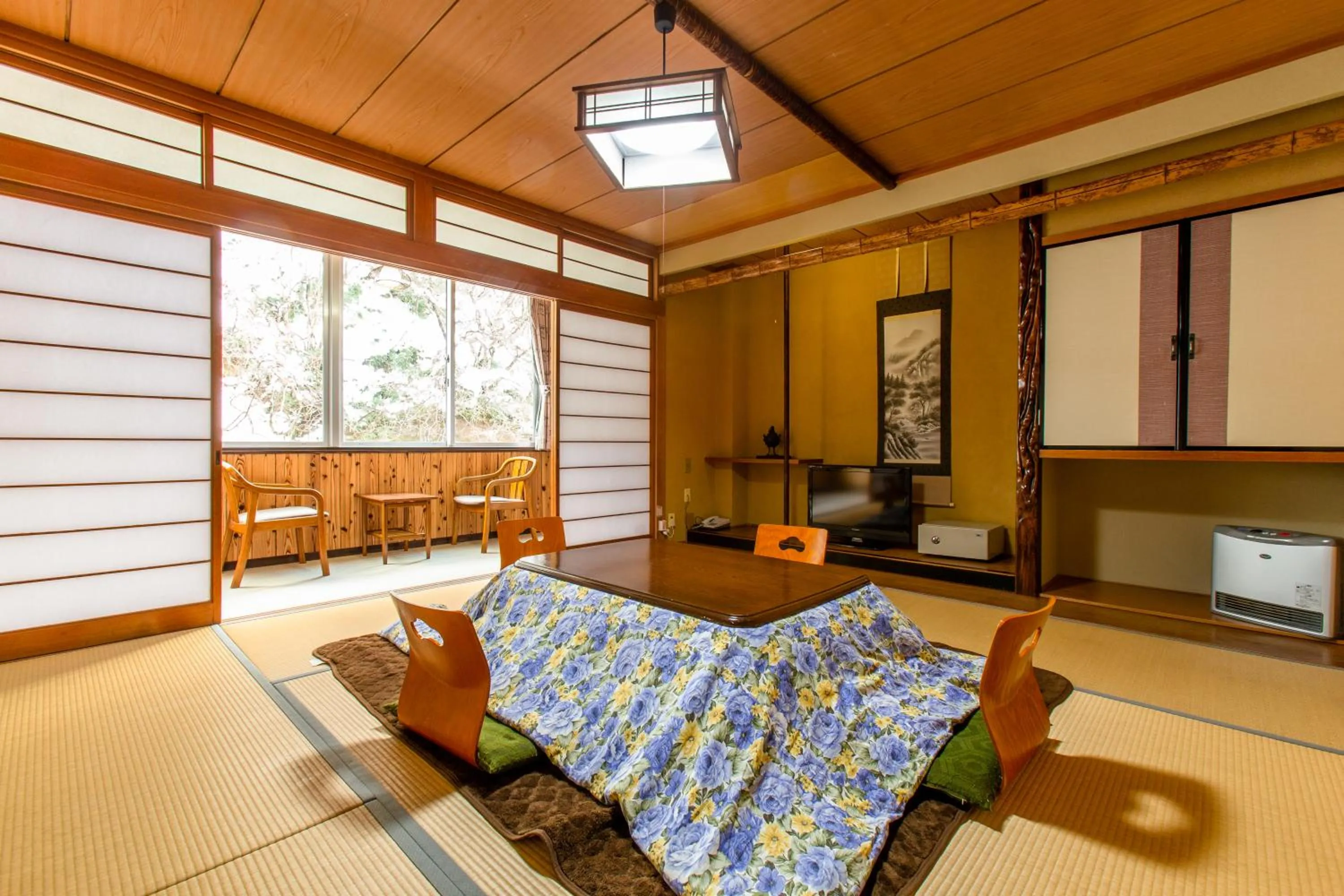 Photo of the whole room in Oyado Hisaya