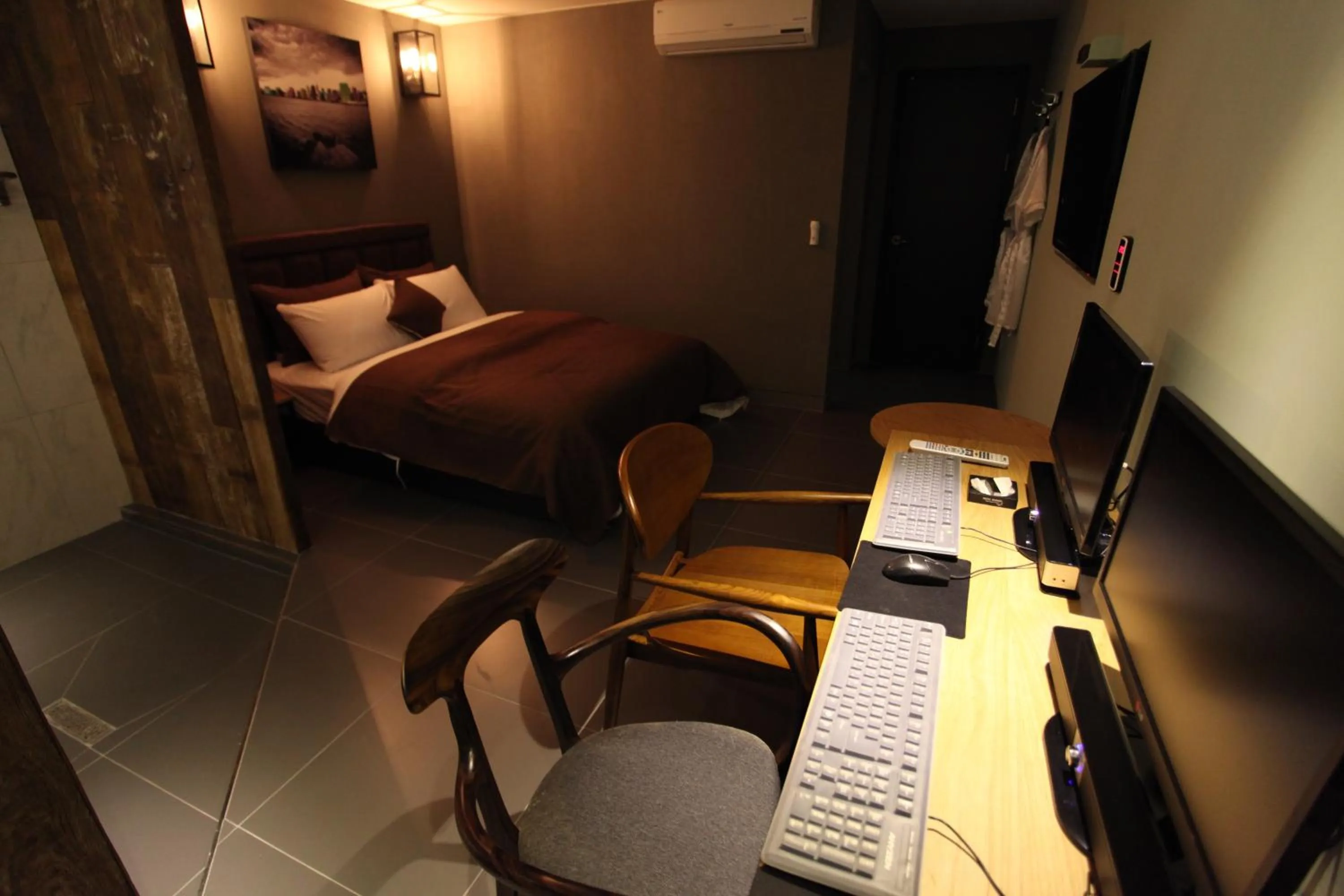 Photo of the whole room, Bed in Hotel Banwol