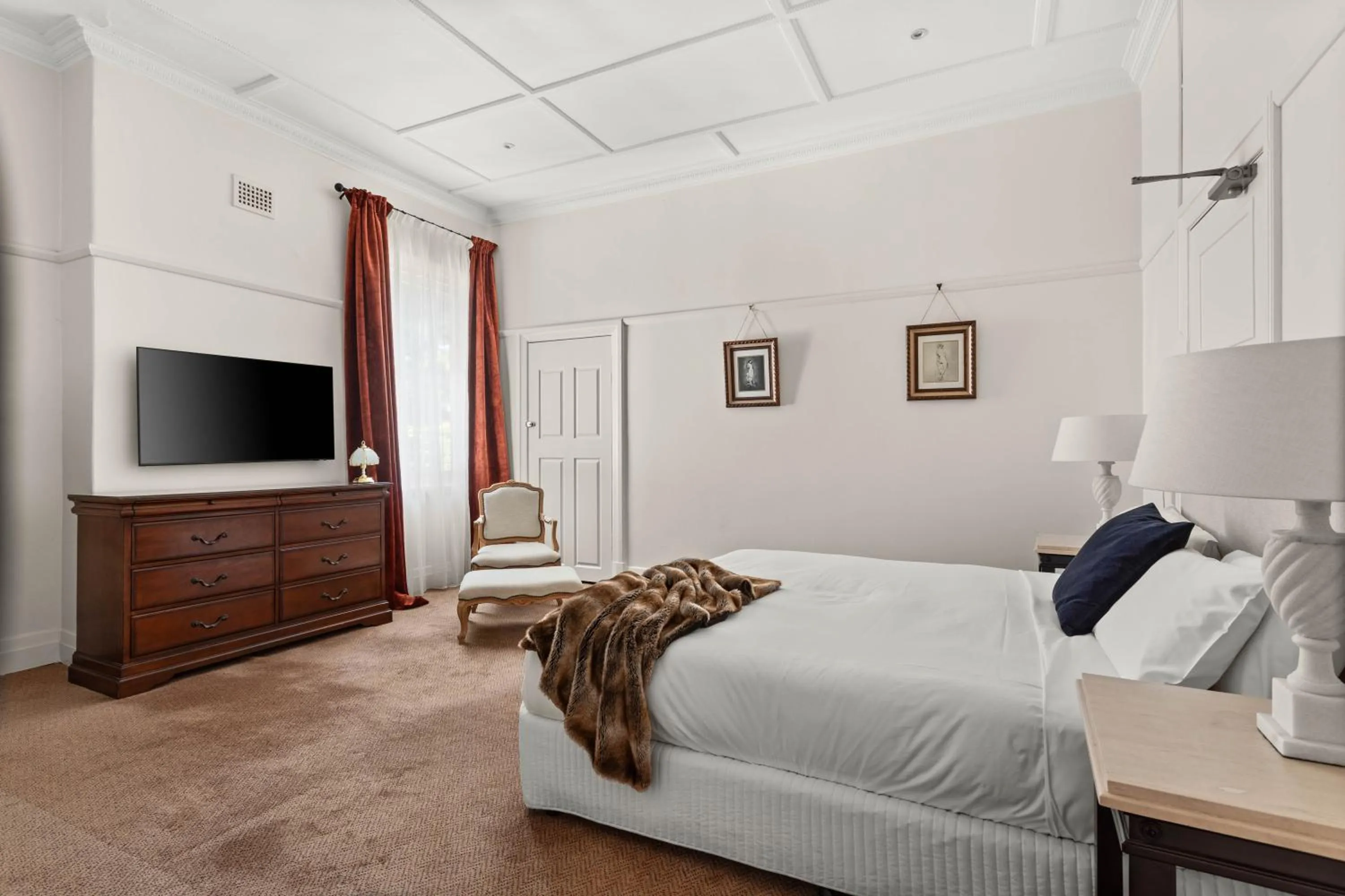 Bedroom in The Robertson Hotel