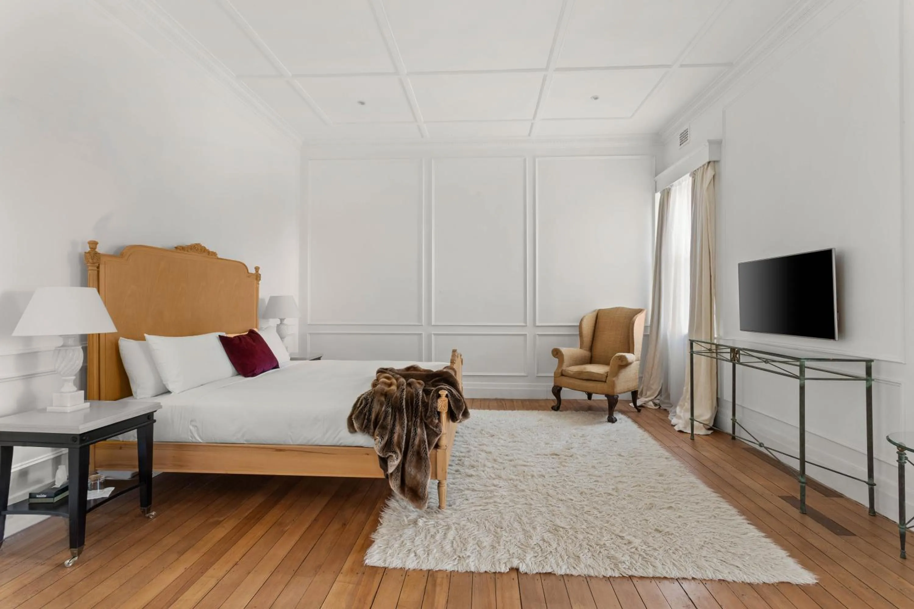 Bedroom in The Robertson Hotel